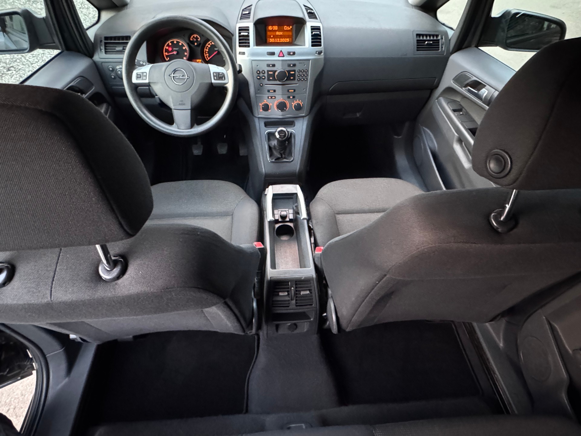 OPEL Zafira 1.8i 16V Holiday-image-6