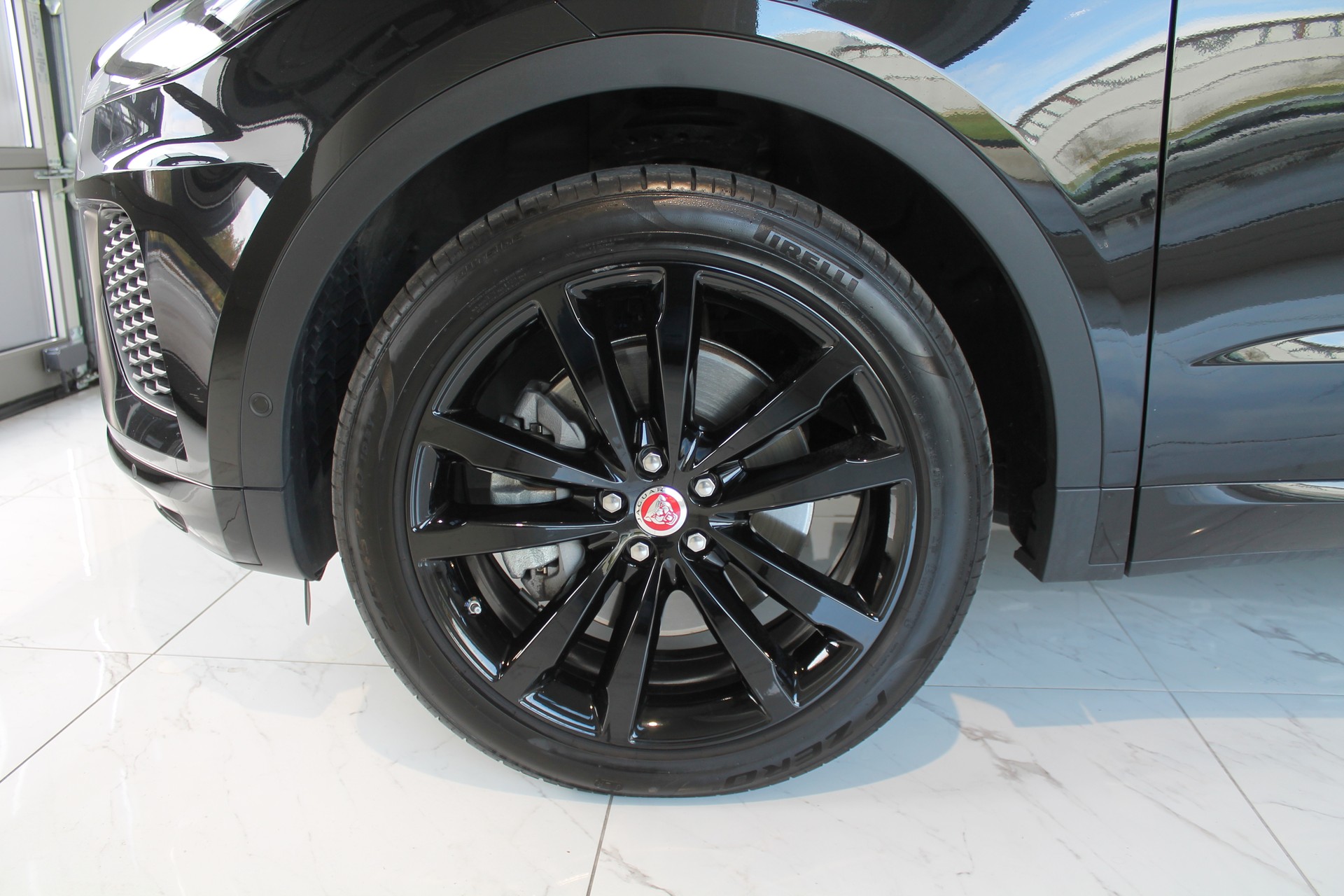 JAGUAR E-Pace 2.0 P250 First Edition AWD Automatik-image-11