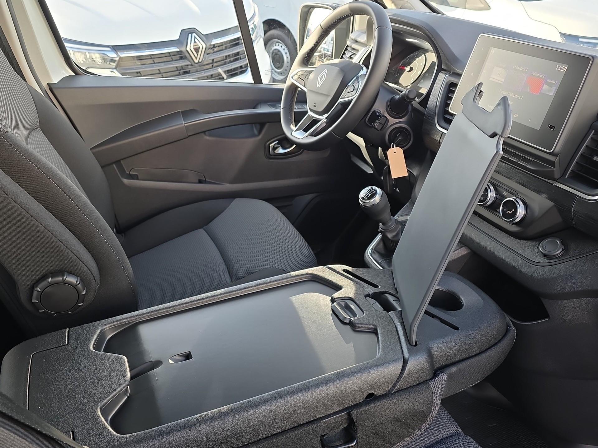 RENAULT Trafic 2.0 Blue dCi 150 Advance L2H2 EN-image-15