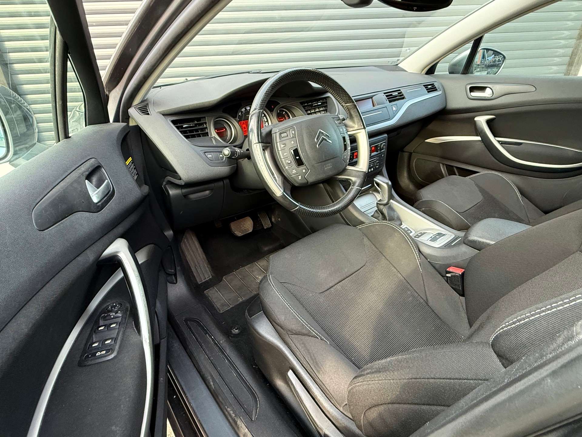 CITROEN C5 Berline 2.0 HDi Dynamique+ Automatic-image-8