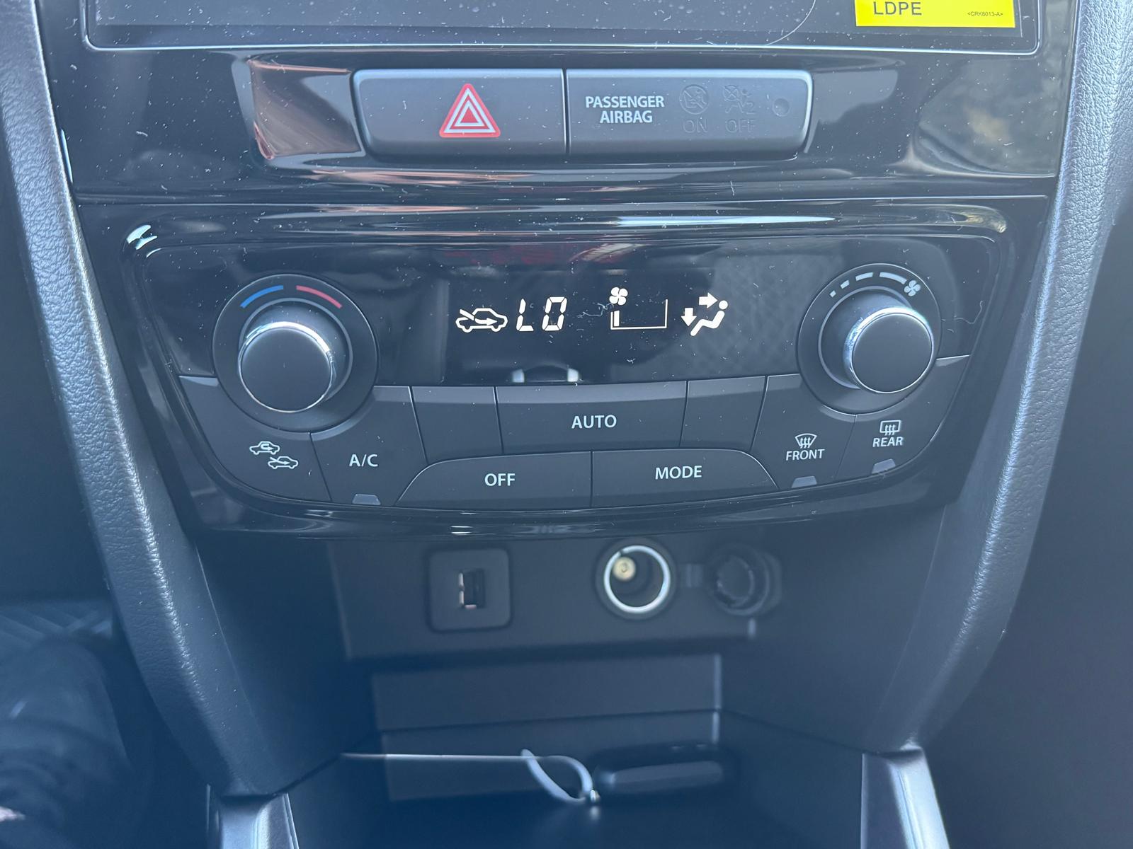 SUZUKI Vitara 1.4 Boosterjet Compact Top 4x4 Hybrid Automatic-image-7