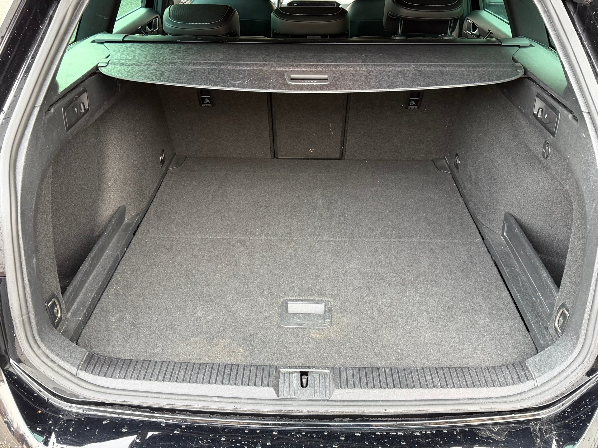 VW Passat Variant 2.0 TSI R-Line Edition 4Motion DSG-image-10