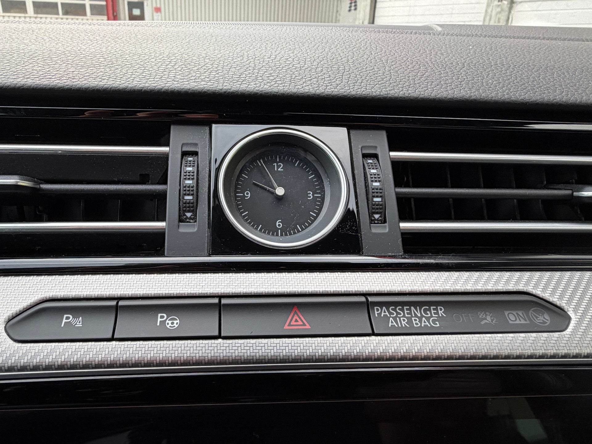 VW Passat Variant 2.0 TSI R-Line Edition 4Motion DSG-image-13