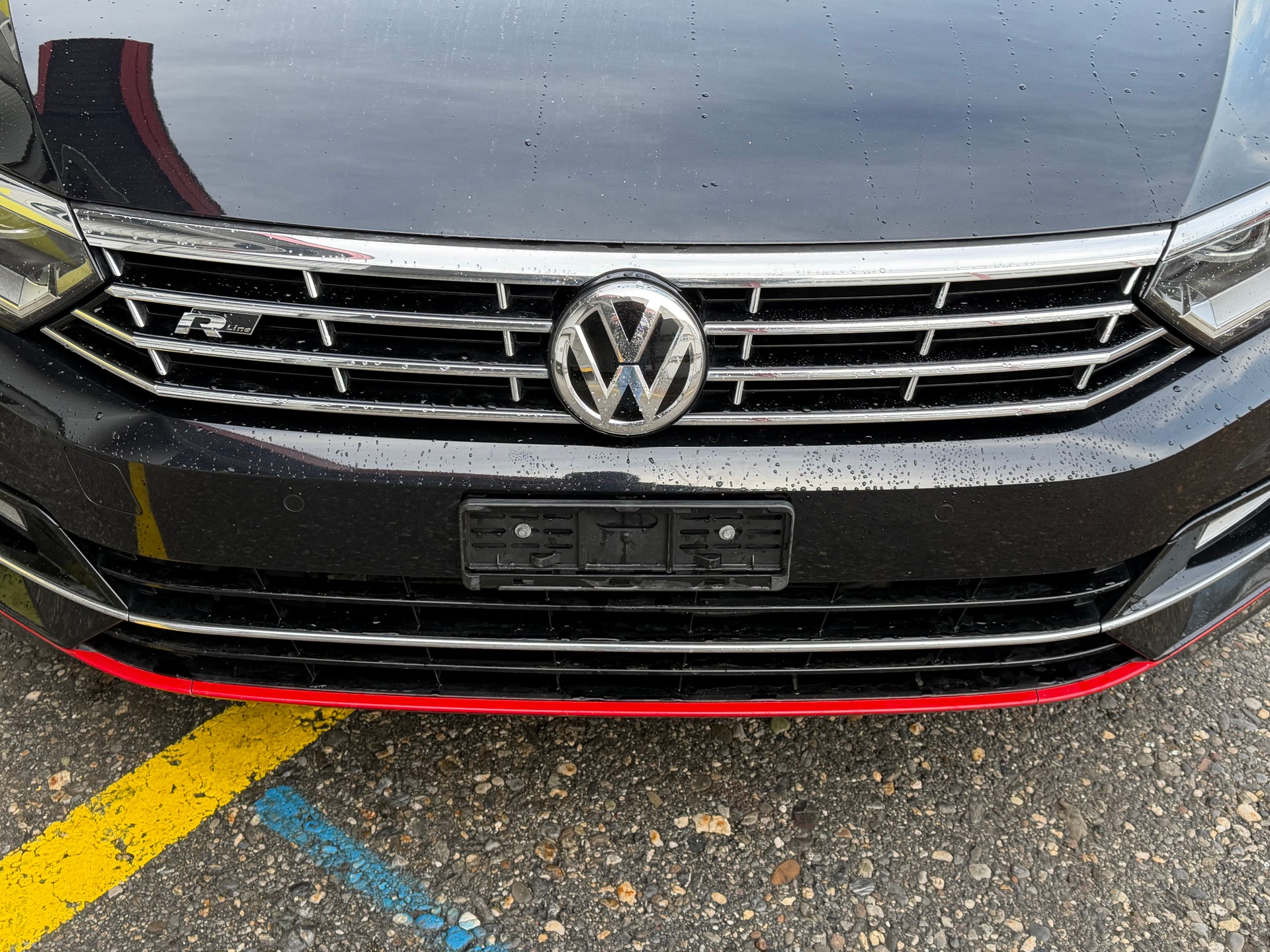 VW Passat Variant 2.0 TSI R-Line Edition 4Motion DSG-image-3