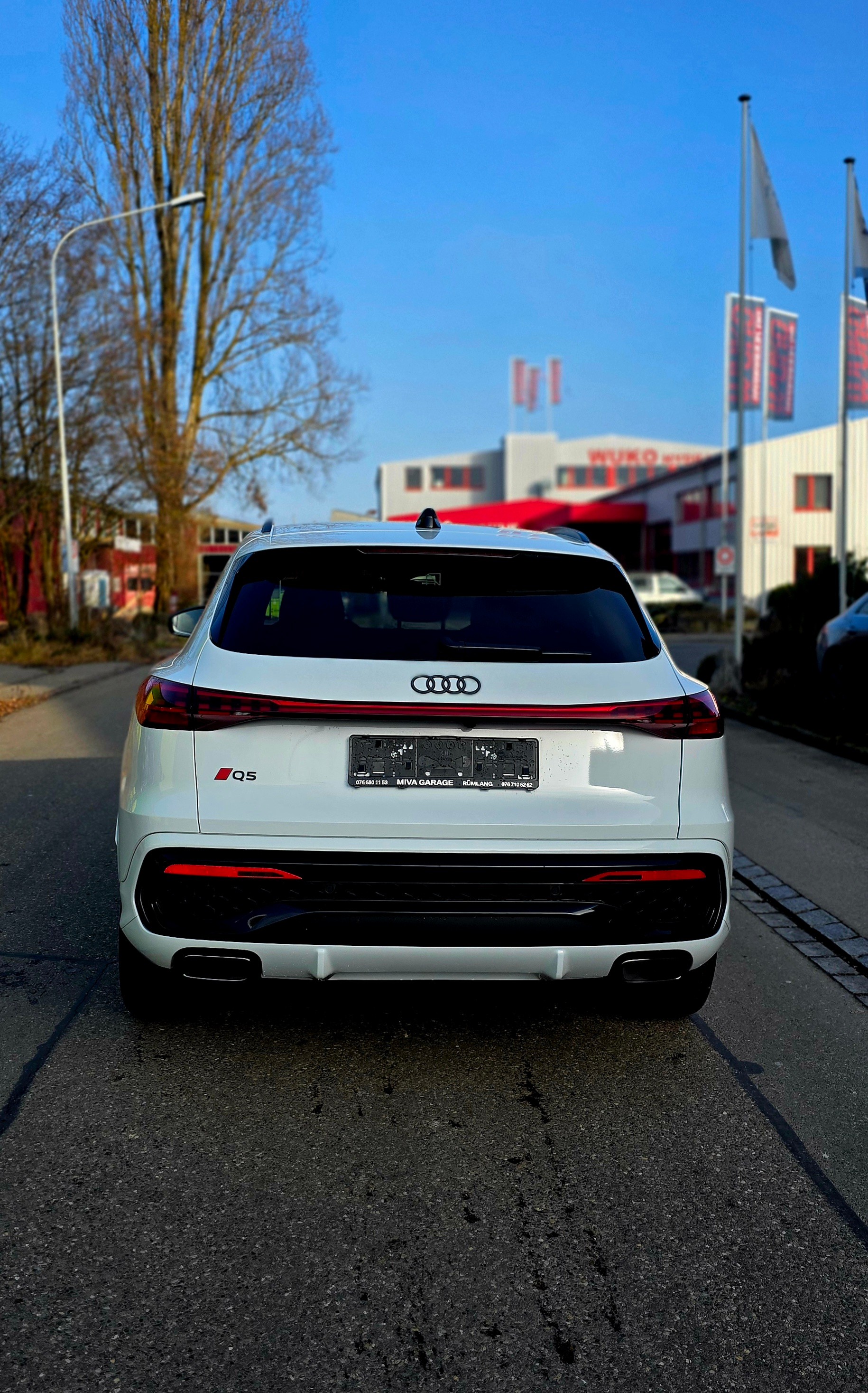 AUDI Q5 TFSI QUATTRO 150KW S-LINE S-tronic-showroom-element-3