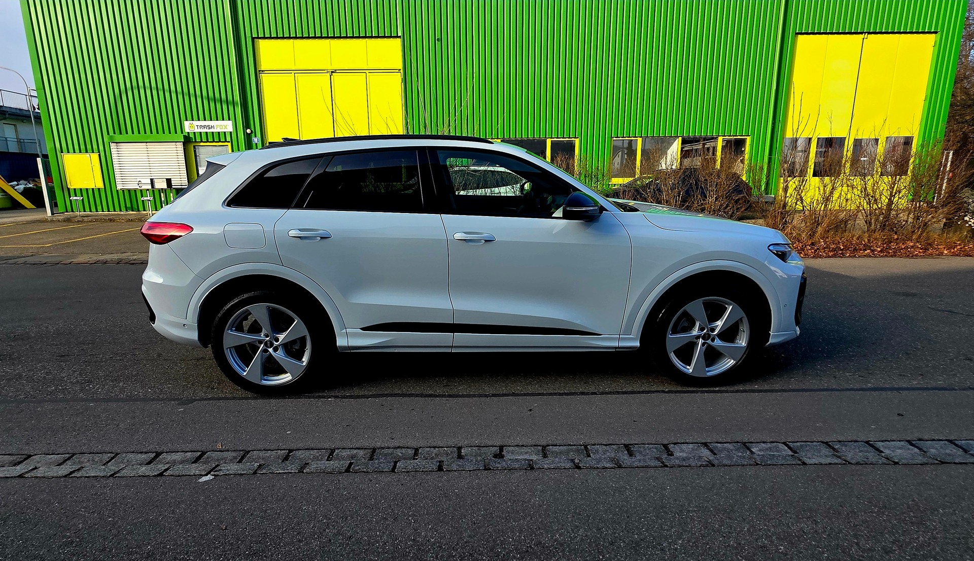 AUDI Q5 TFSI QUATTRO 150KW S-LINE S-tronic-showroom-element-1