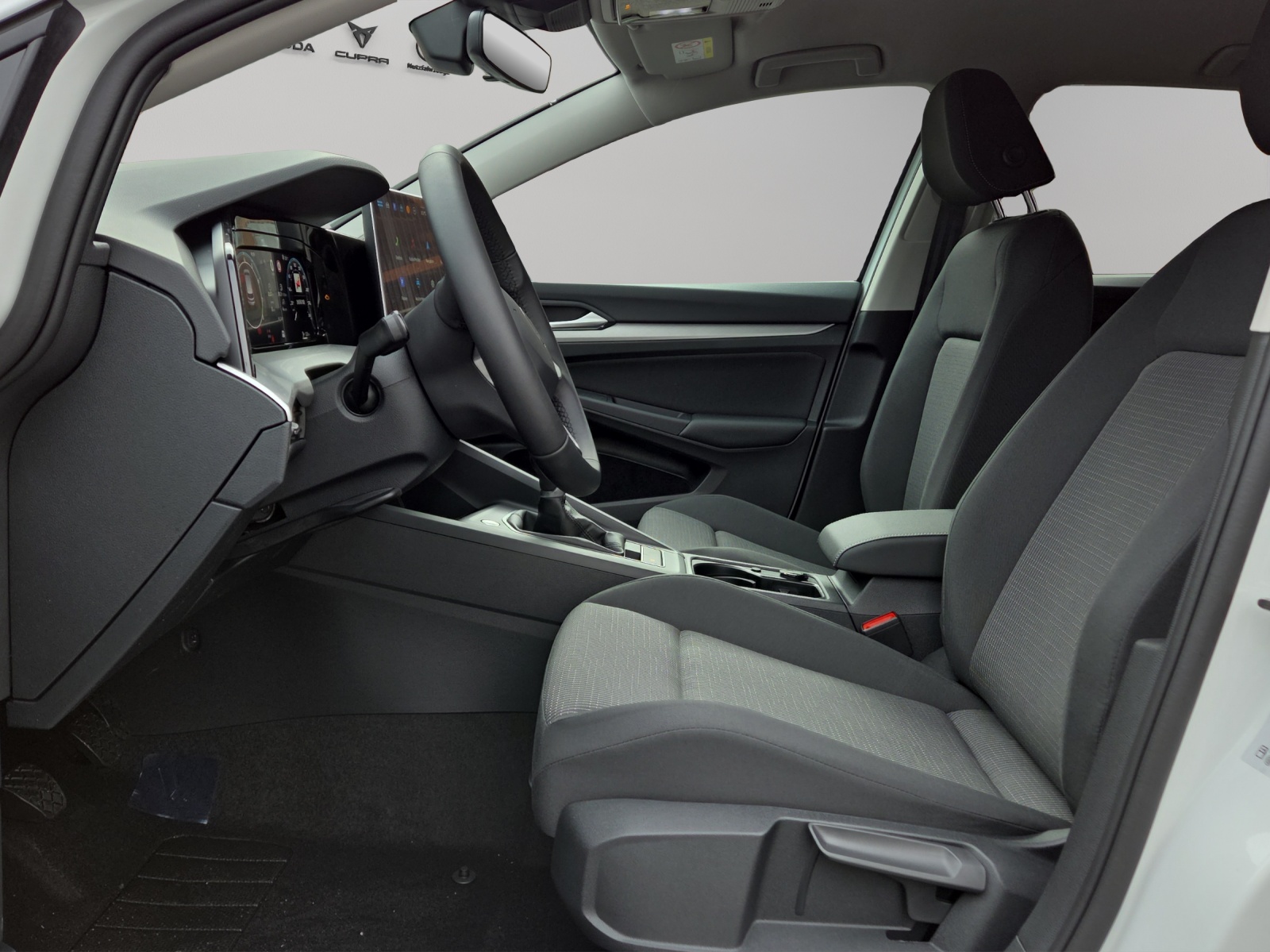 VW Golf 1.5 TSI Basis-image-5