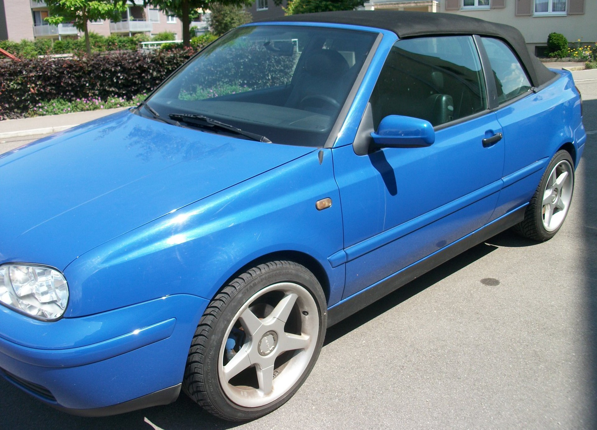 VW Golf Cabriolet 2000 Highline-image-1