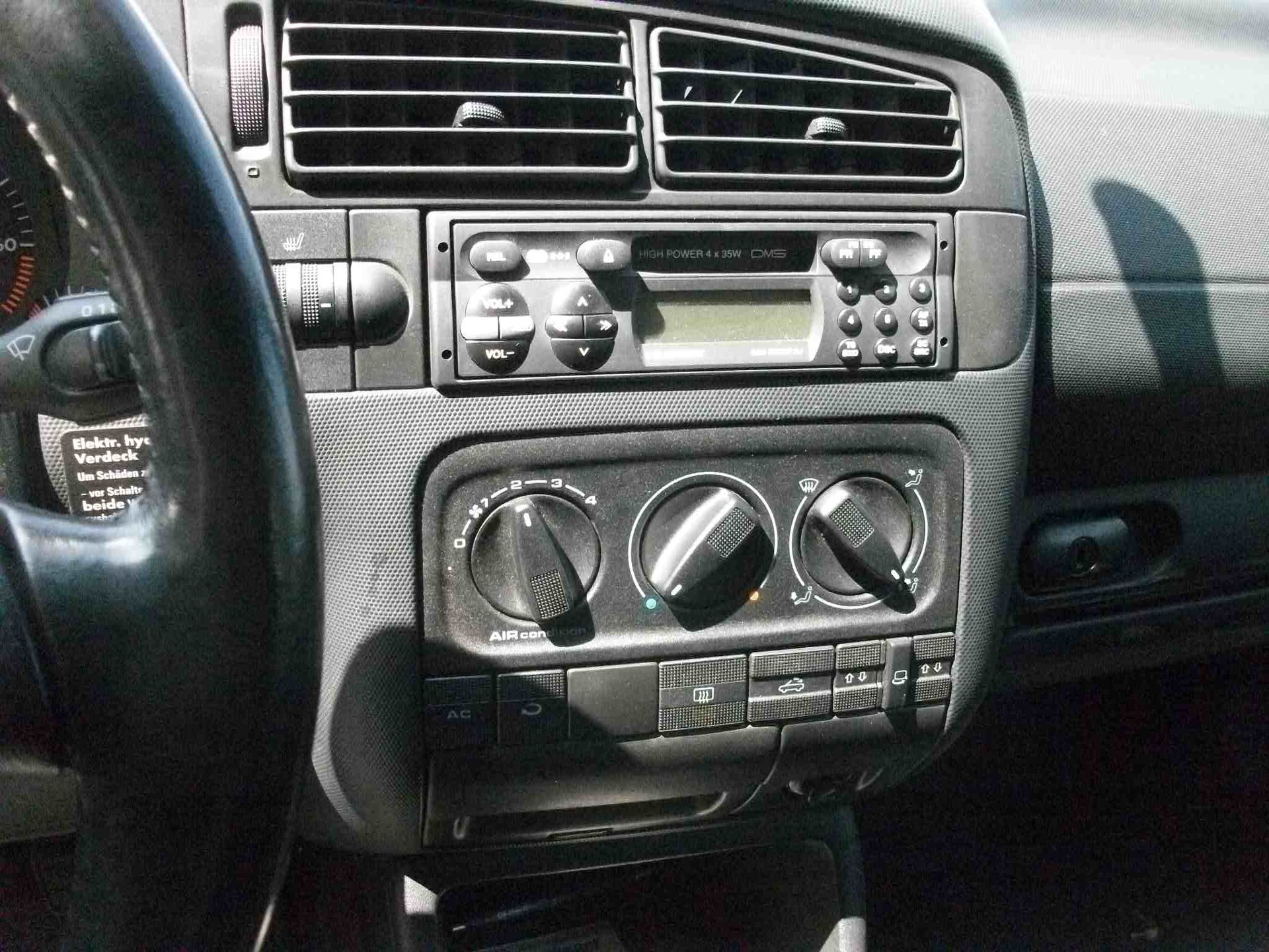 VW Golf Cabriolet 2000 Highline-image-8