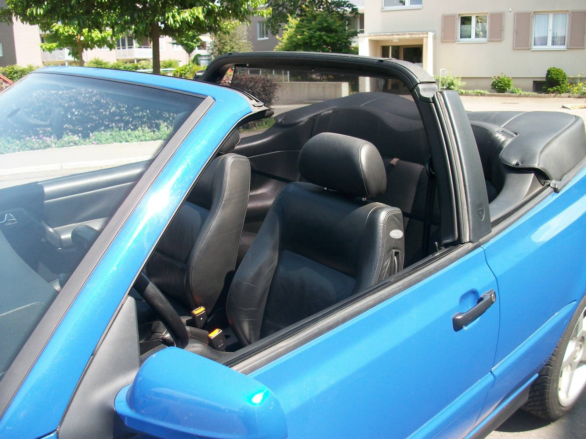 VW Golf Cabriolet 2000 Highline-image-9