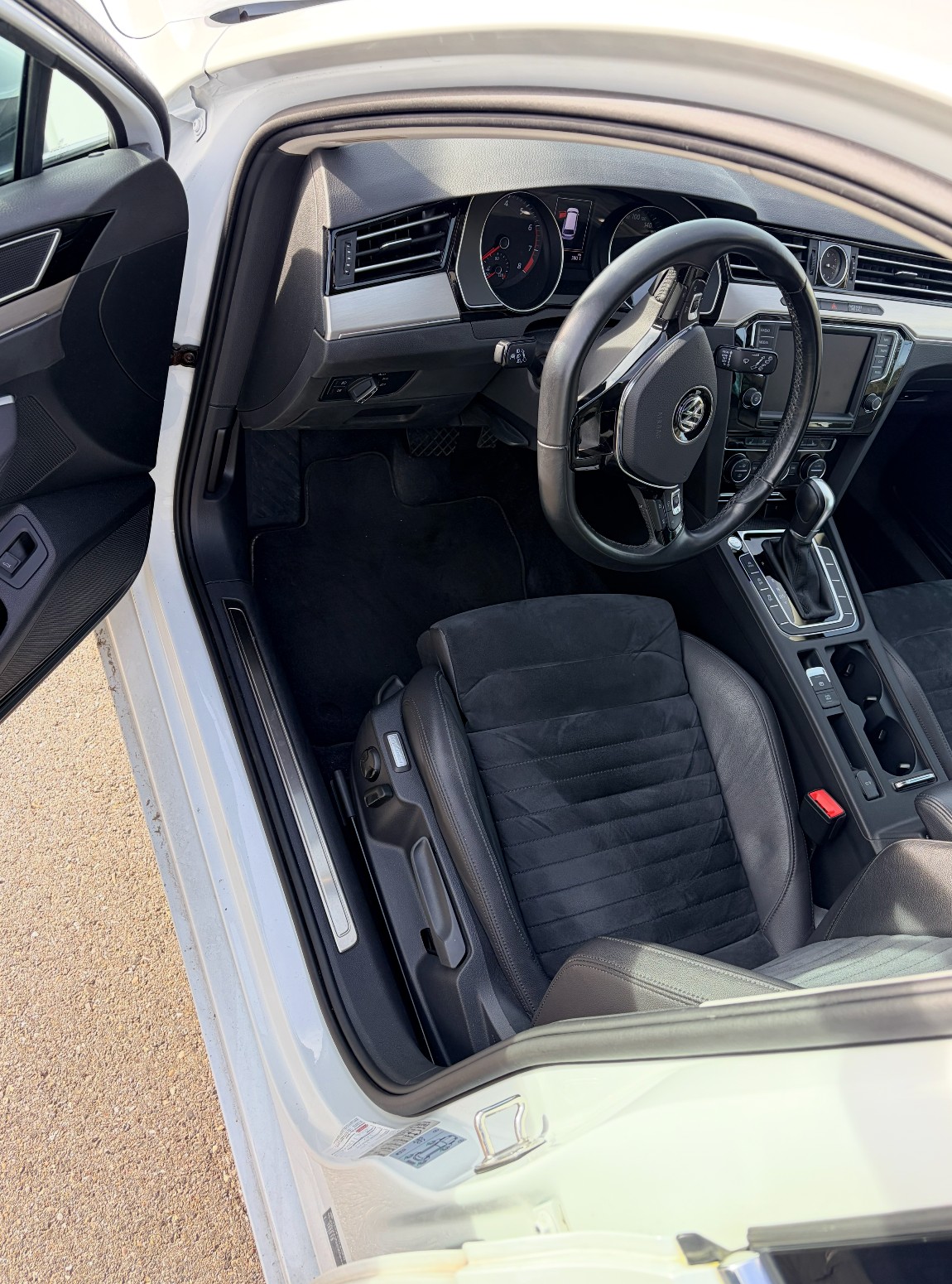 VW Passat Variant 1.8 TSI BMT Comfortline DSG-image-6