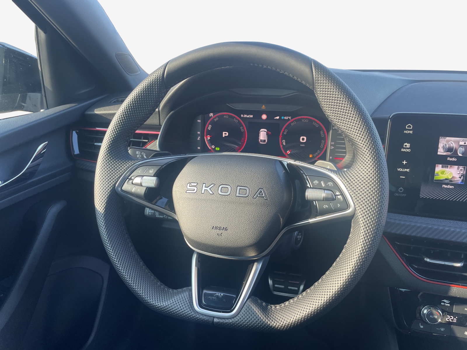 SKODA Scala 1.0 TSI Monte Carlo DSG-image-9