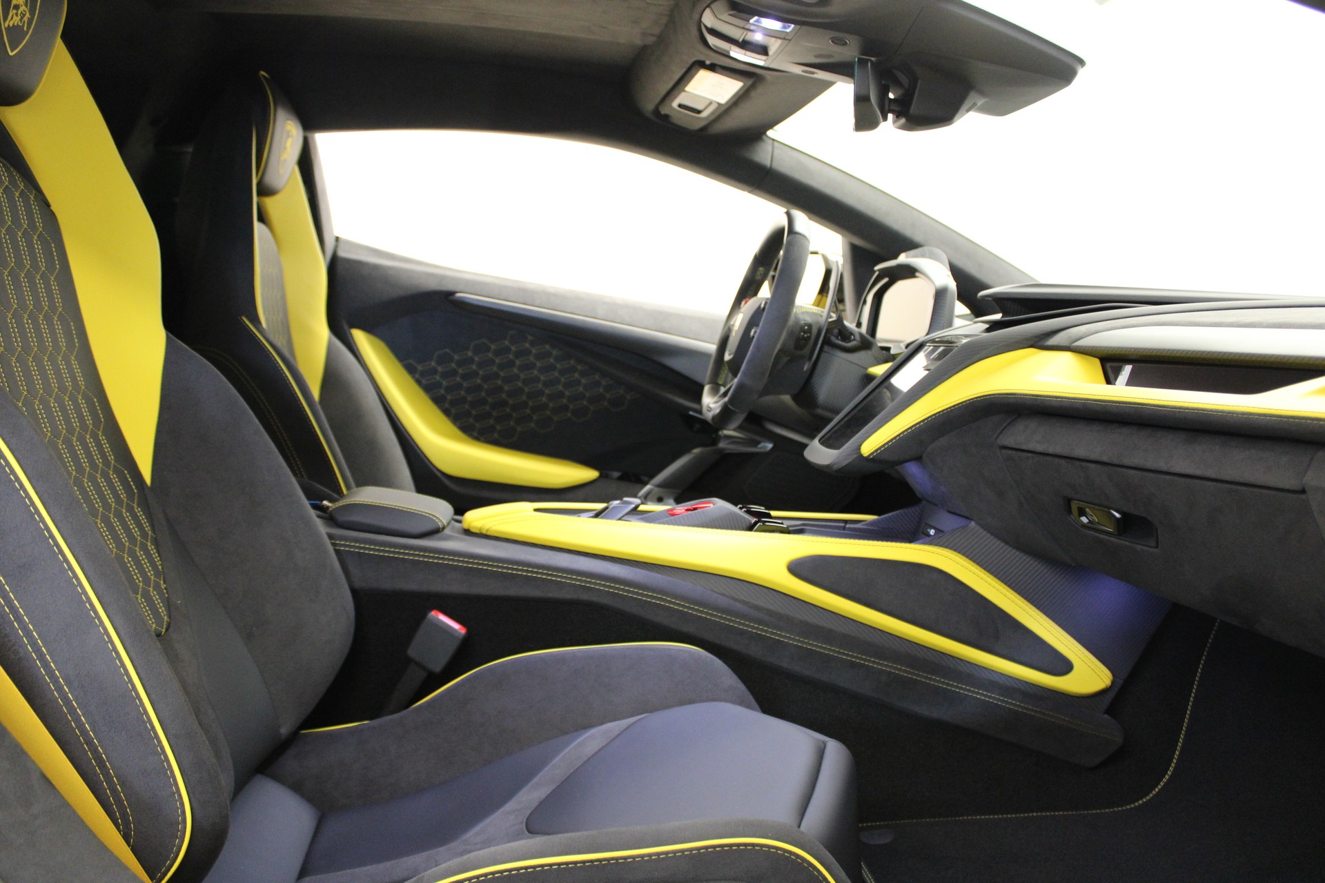 LAMBORGHINI Revuelto HPEV-image-5