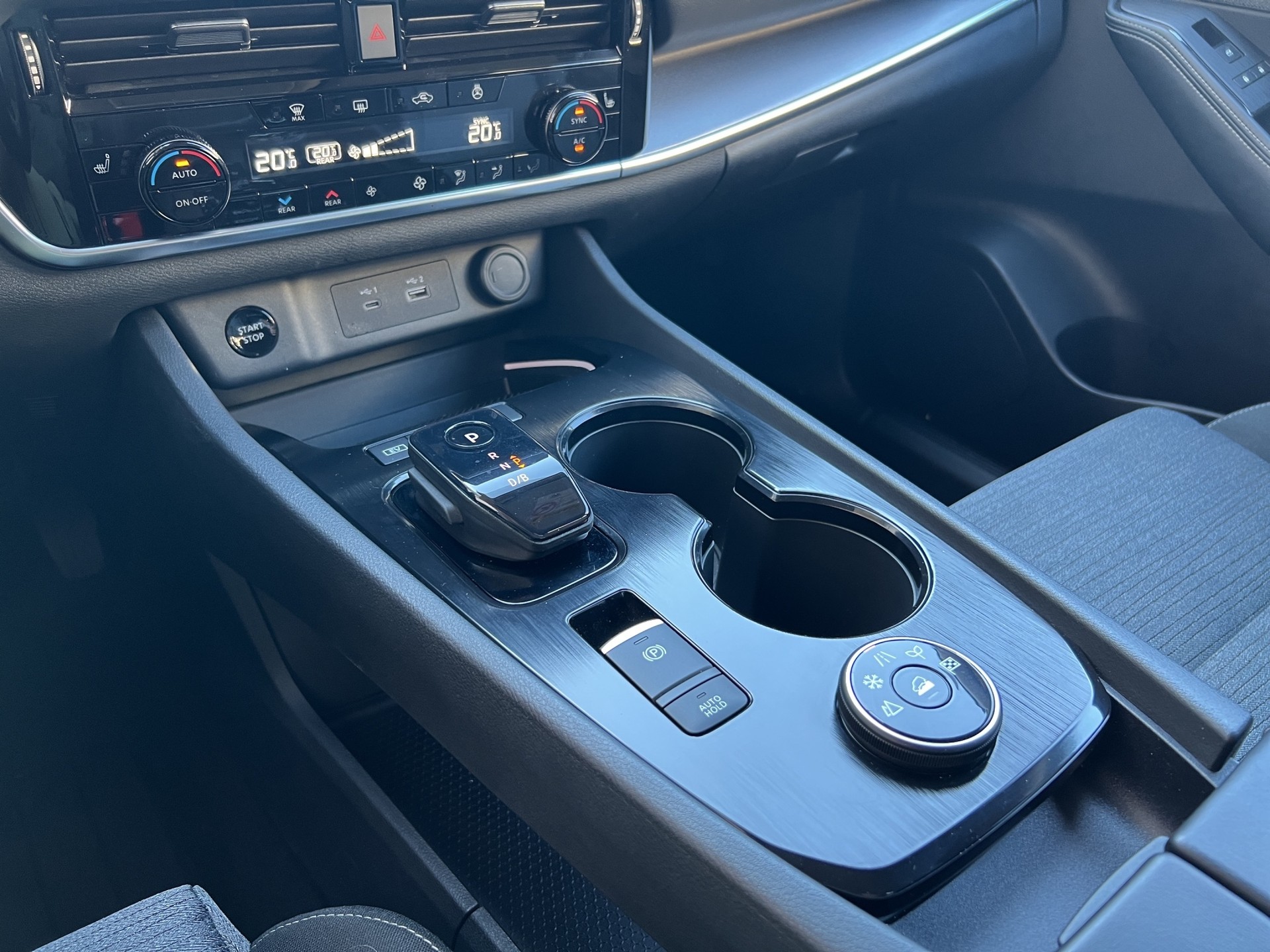 NISSAN X-Trail 1.5 VC-T e-Power 4WD 7 Sitze N-Connecta-image-17
