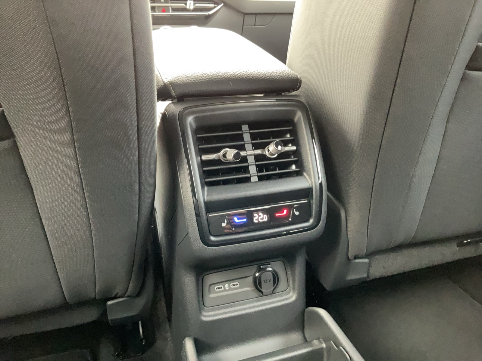 SKODA Kodiaq 2.0 TDI Dynamic 4x4-image-15