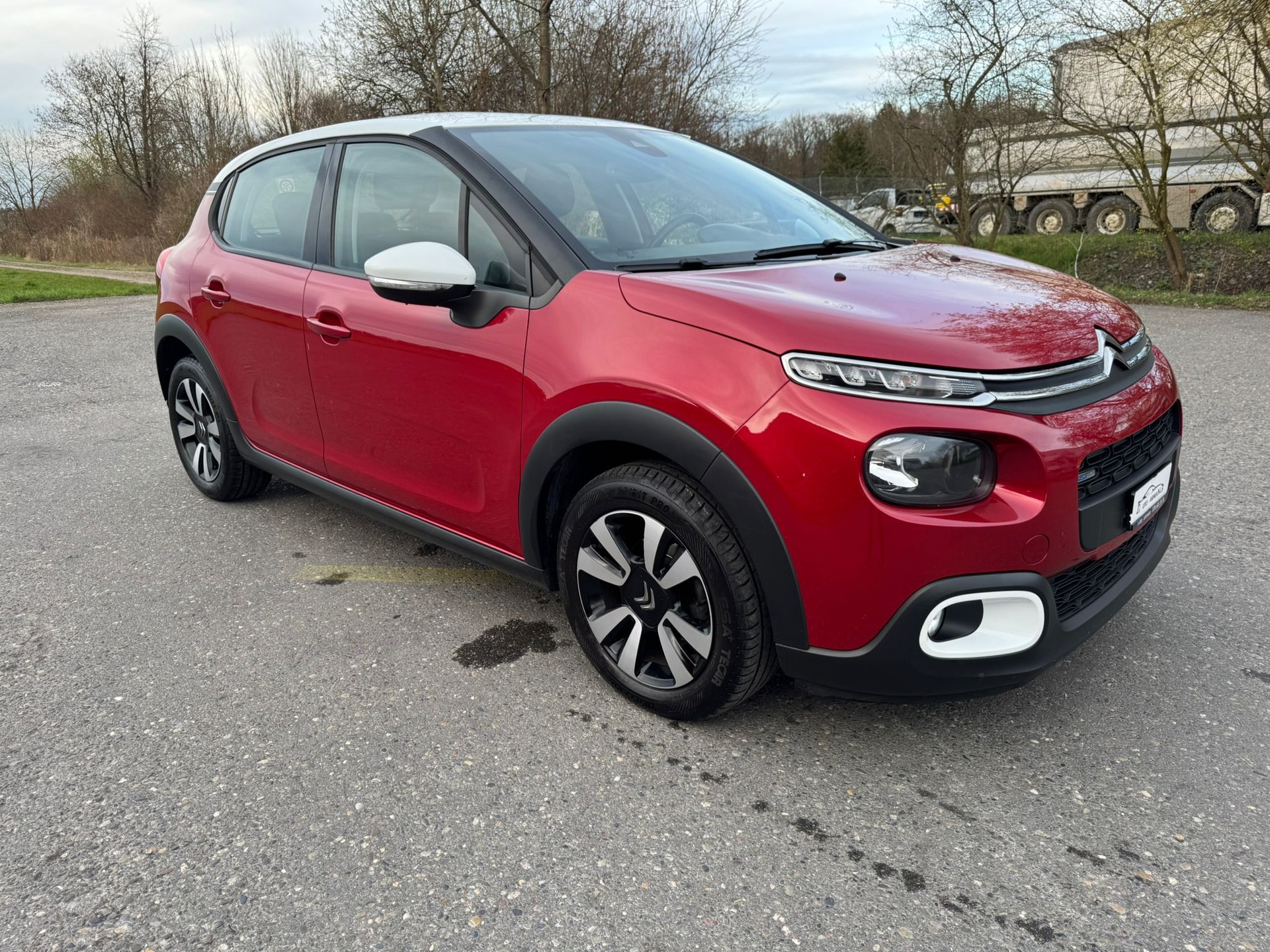 CITROEN C3 1.2i PureTech Shine-image-1
