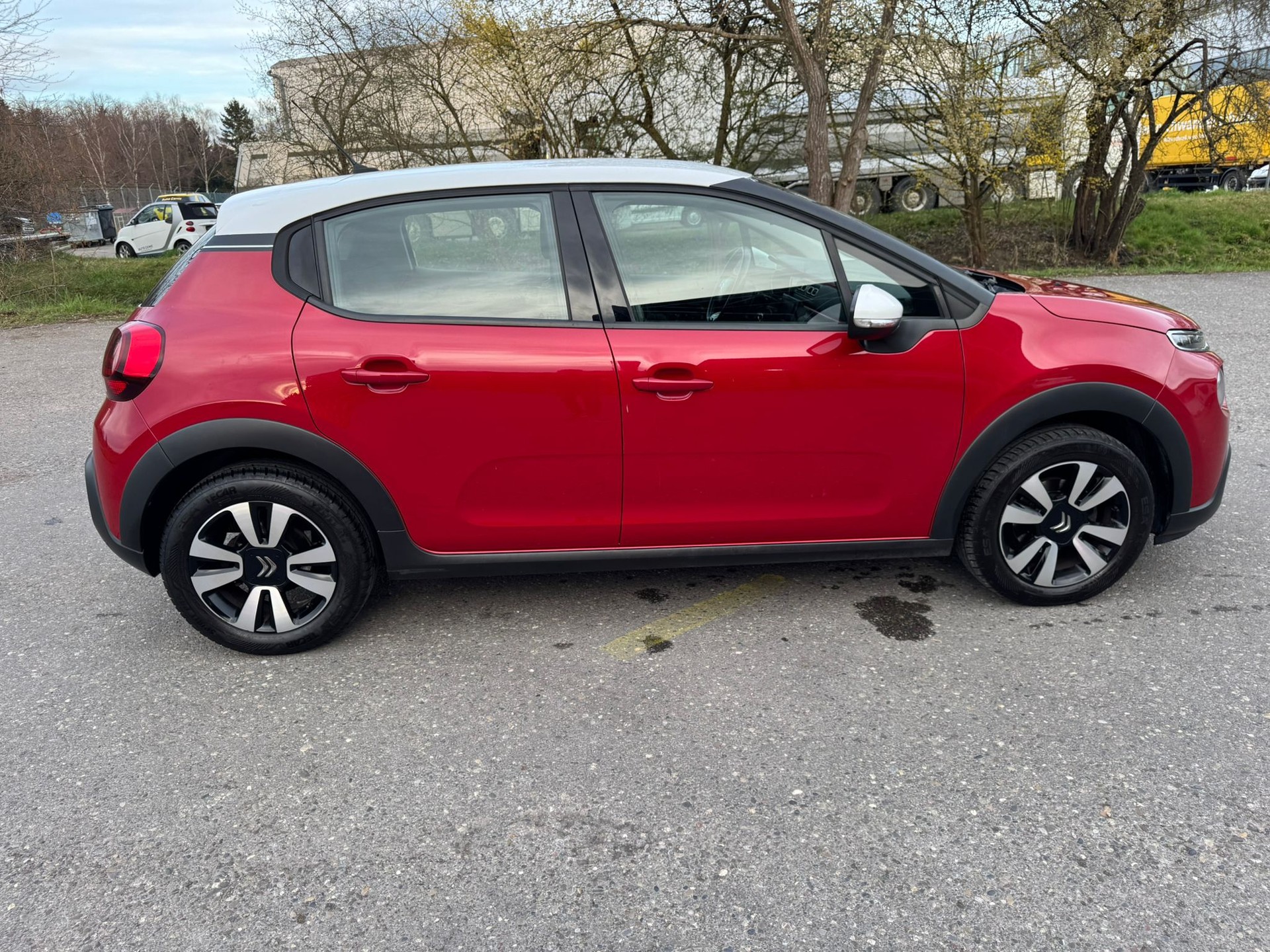 CITROEN C3 1.2i PureTech Shine-image-8