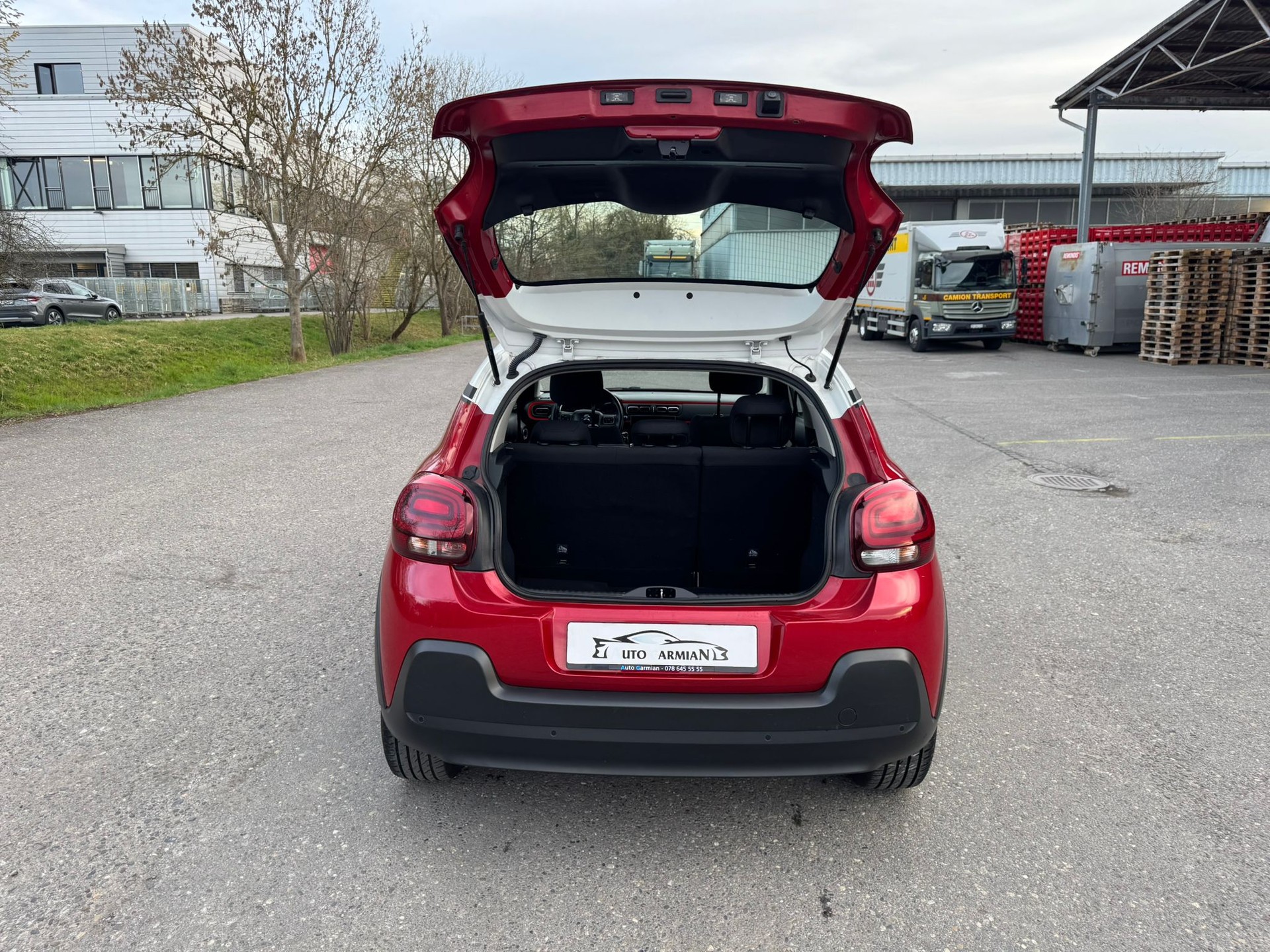 CITROEN C3 1.2i PureTech Shine-image-6