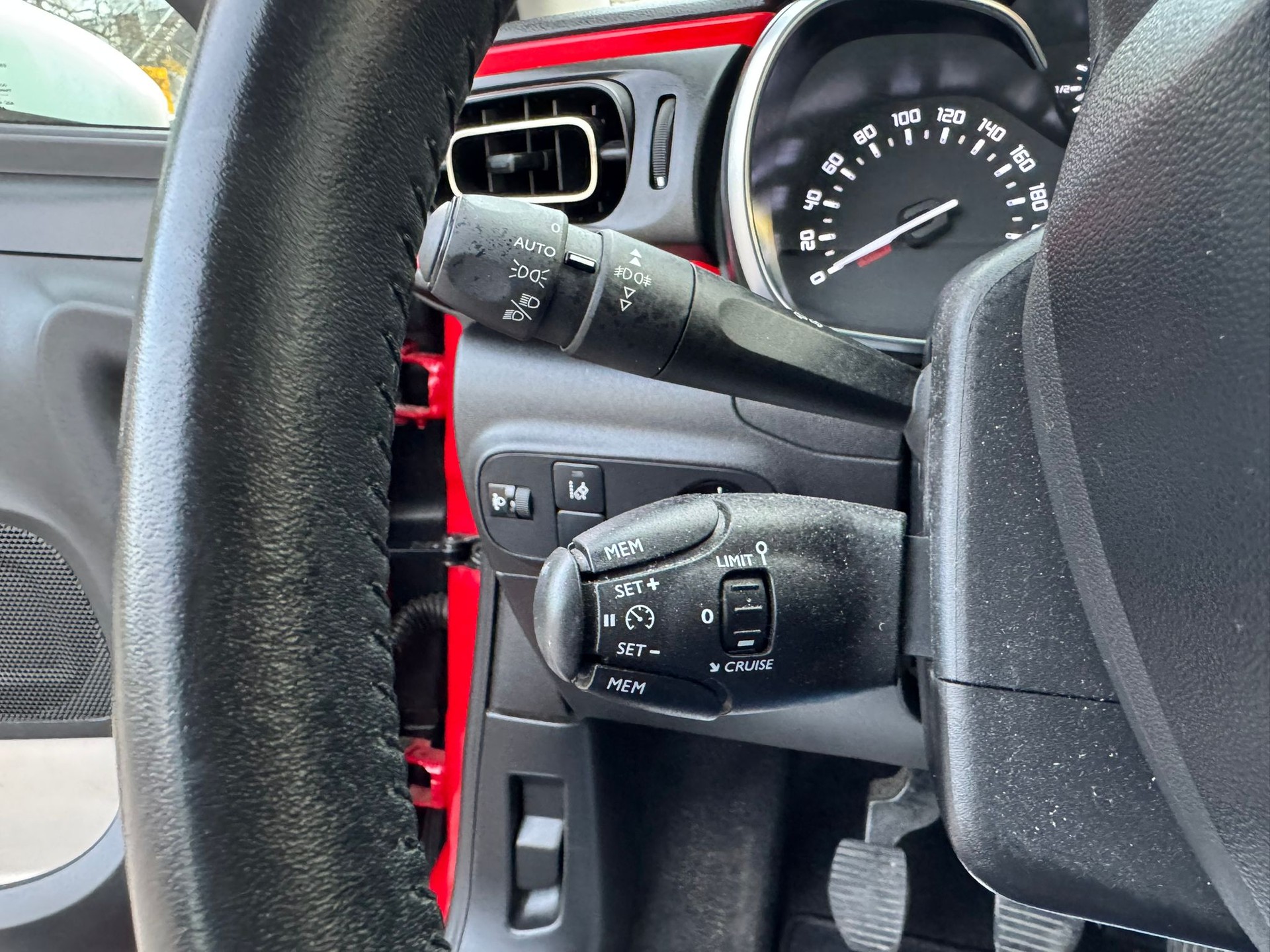 CITROEN C3 1.2i PureTech Shine-image-19