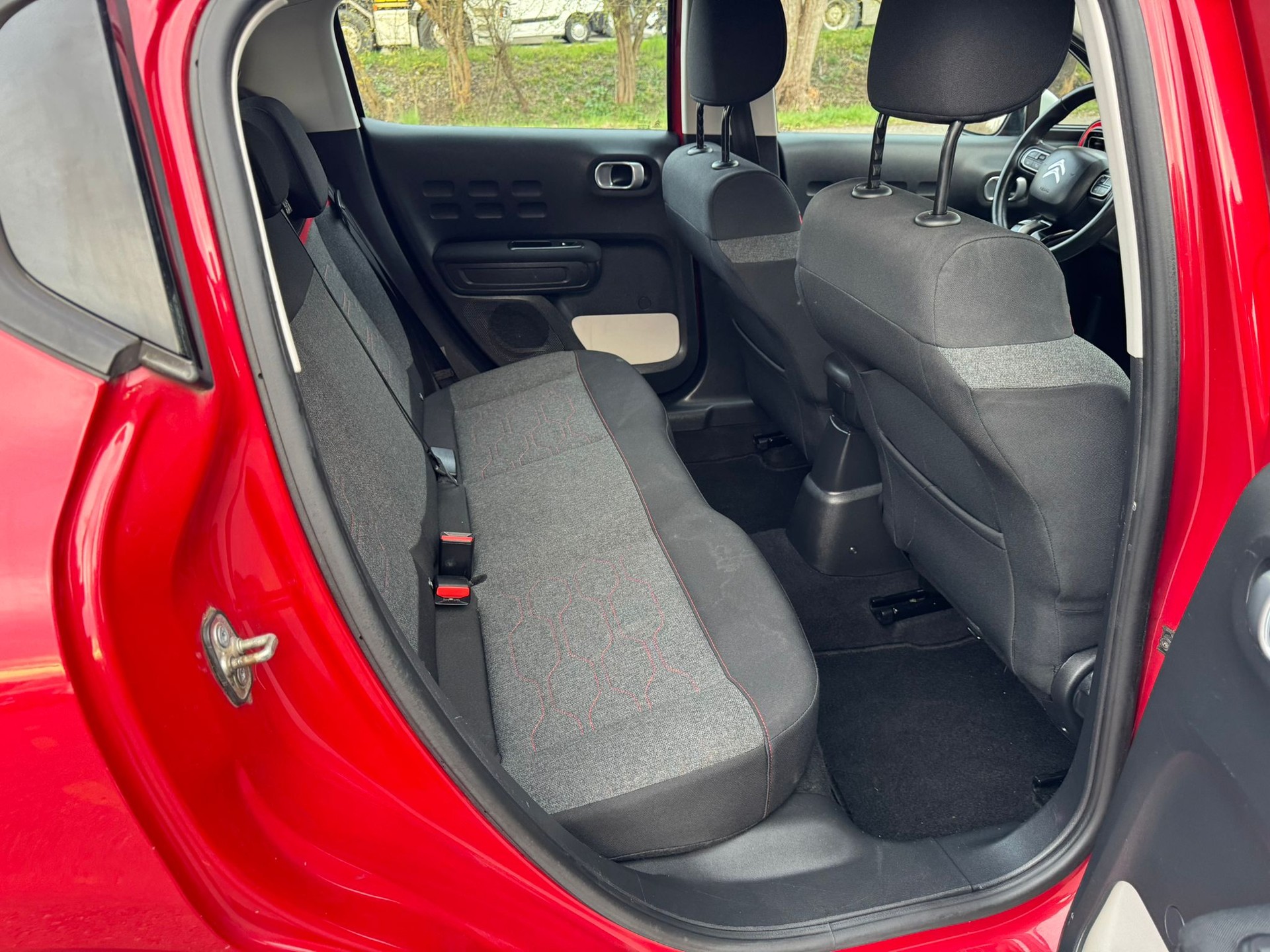 CITROEN C3 1.2i PureTech Shine-image-10