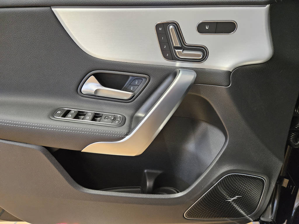 MERCEDES-BENZ A 45 S AMG 4matic+-image-9