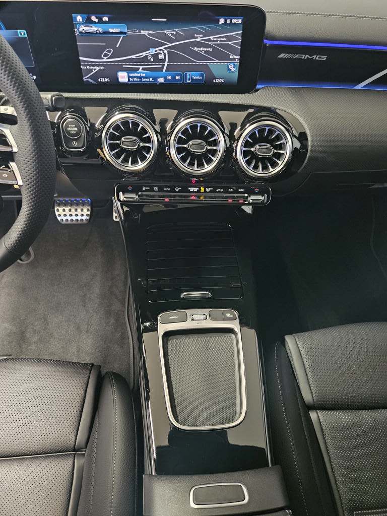 MERCEDES-BENZ A 45 S AMG 4matic+-image-10
