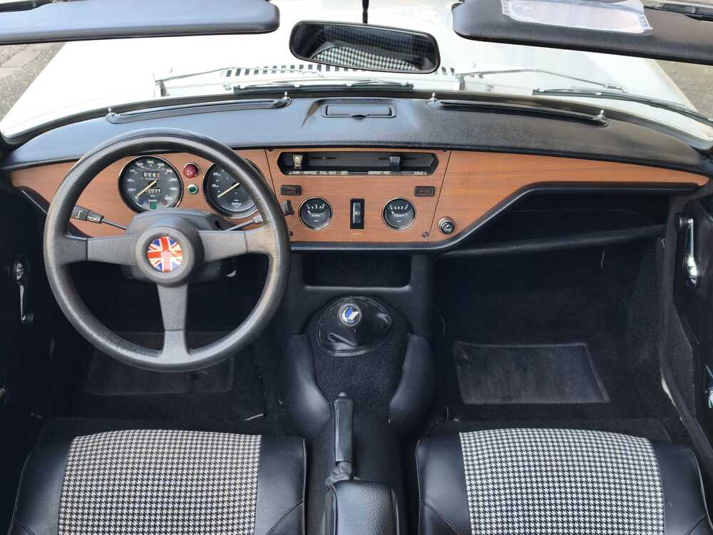 TRIUMPH Spitfire 1500-image-8