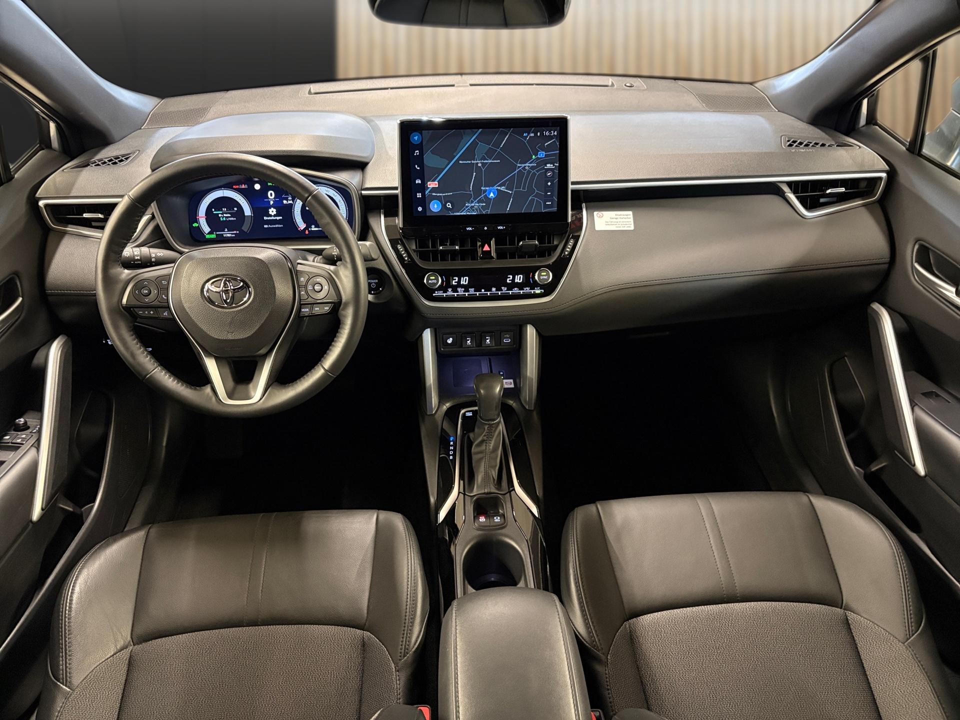 TOYOTA Corolla Cross 2.0 HSD Trend AWD-i-image-12