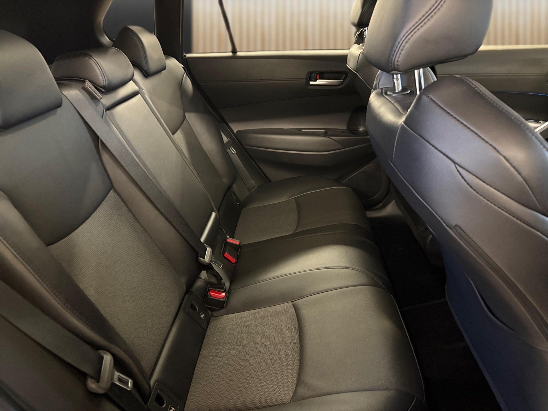 TOYOTA Corolla Cross 2.0 HSD Trend AWD-i-image-14