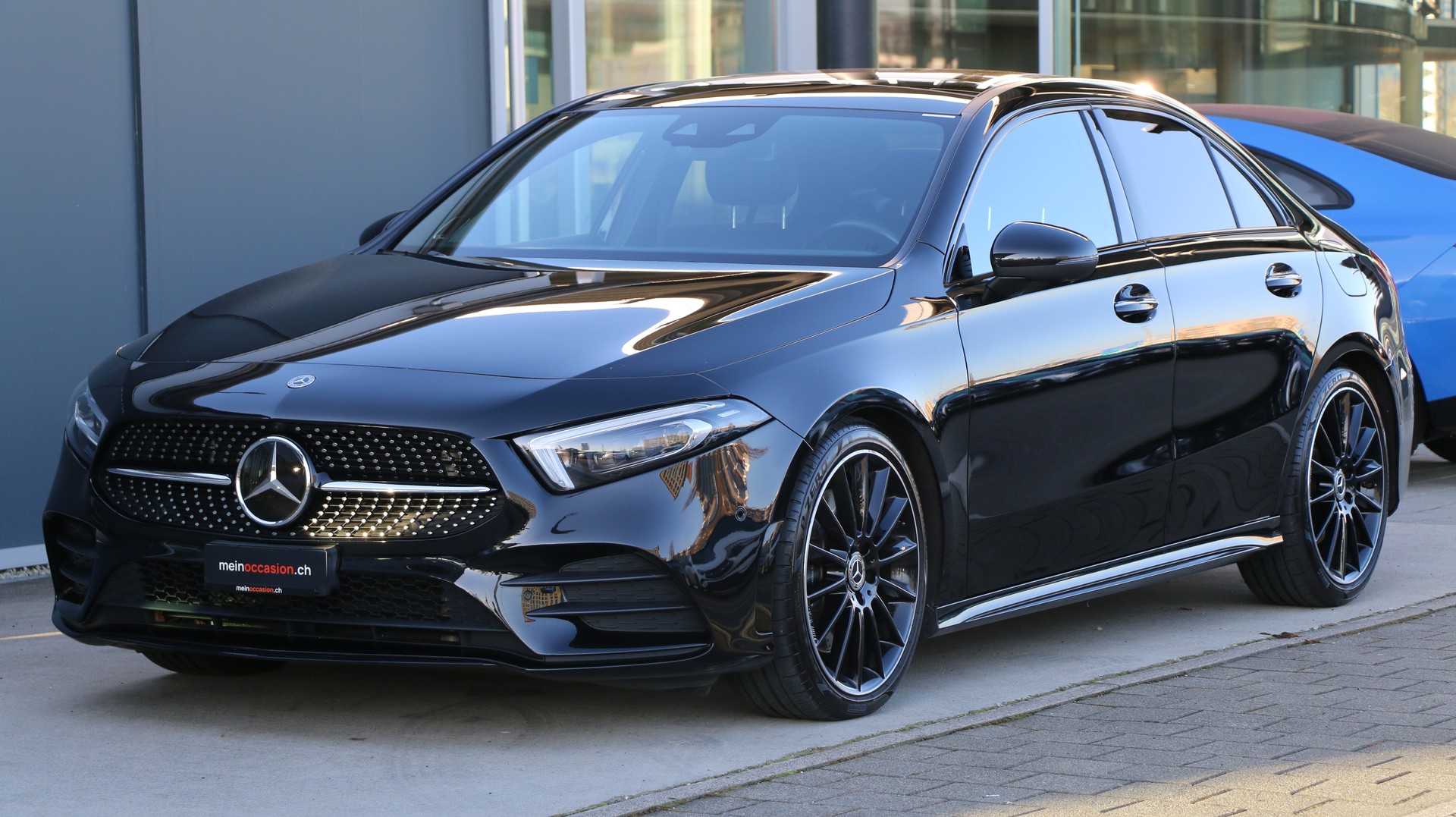 MERCEDES-BENZ A 250 4Matic AMG Line-image-1
