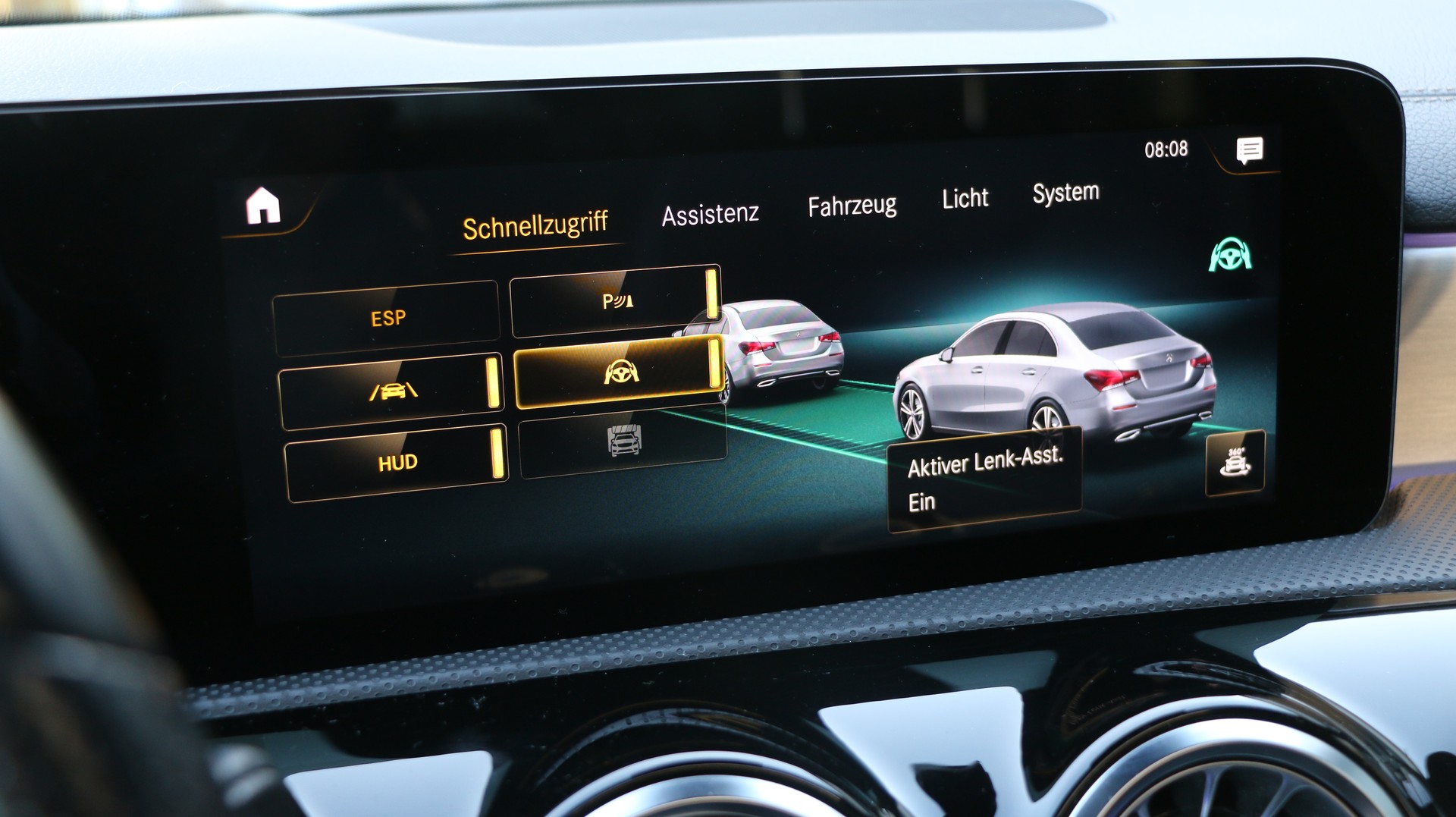 MERCEDES-BENZ A 250 4Matic AMG Line-image-24