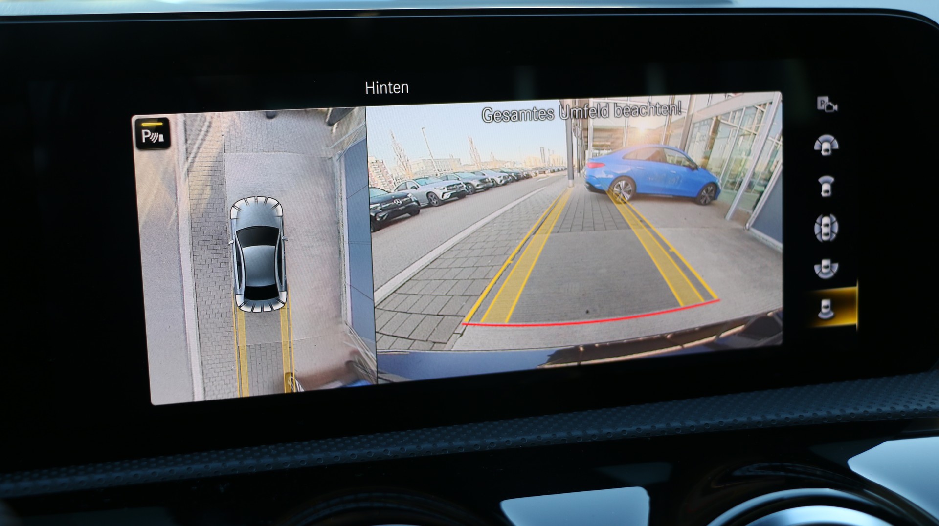 MERCEDES-BENZ A 250 4Matic AMG Line-image-27