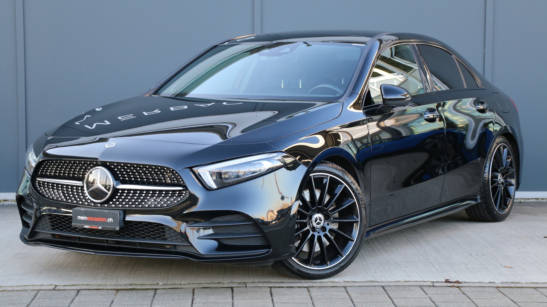 MERCEDES-BENZ A 250 4Matic AMG Line-image-0