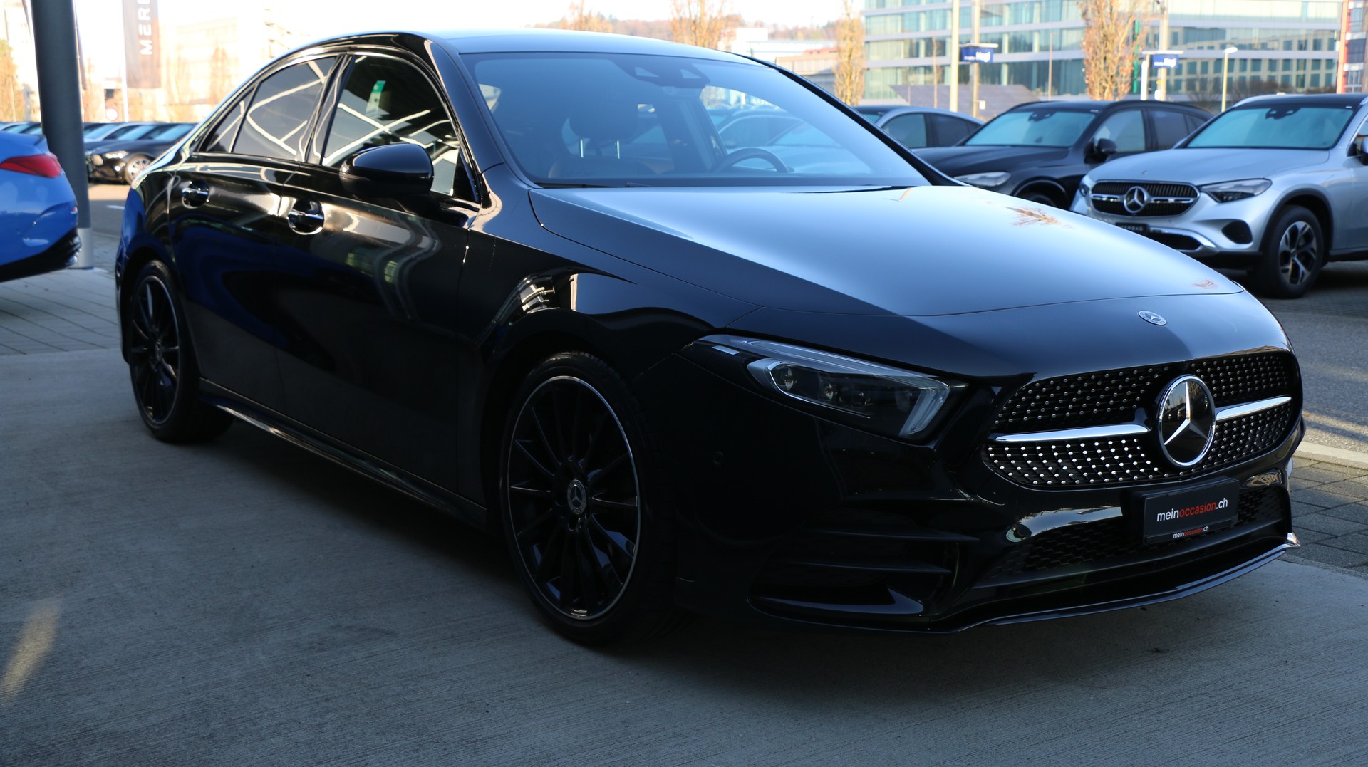 MERCEDES-BENZ A 250 4Matic AMG Line-image-5
