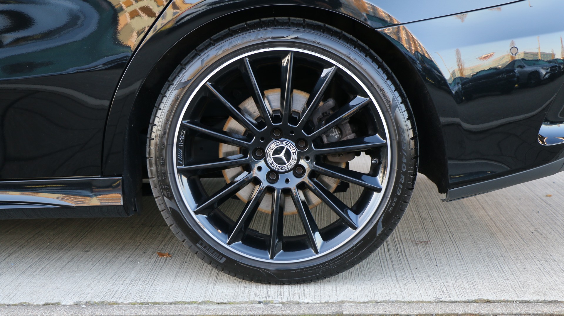 MERCEDES-BENZ A 250 4Matic AMG Line-image-8