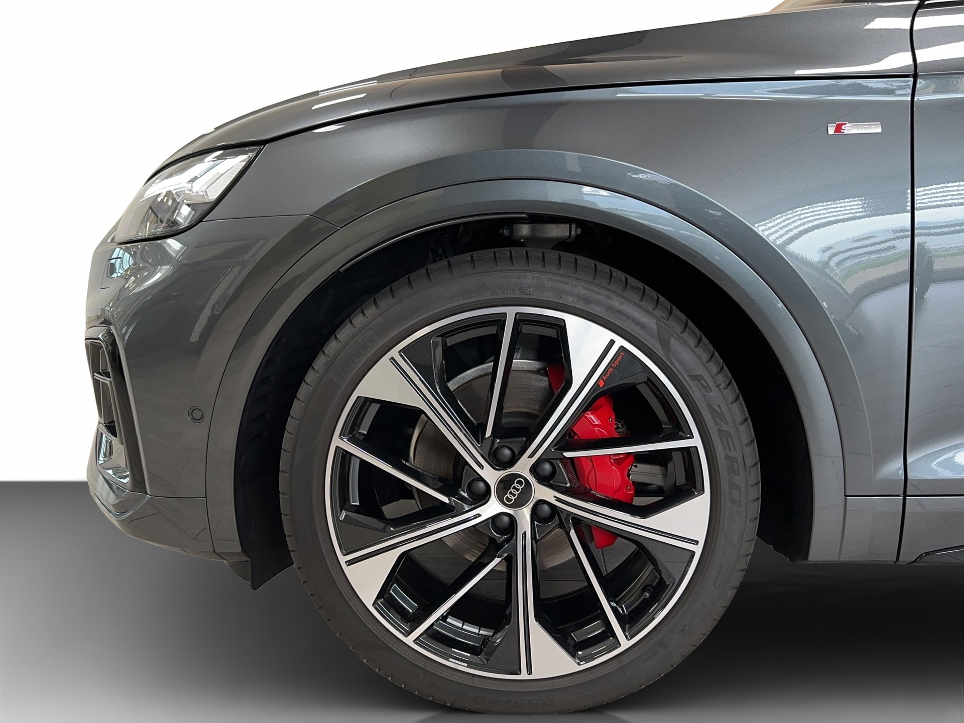 AUDI Q5 45 TFSI S-line quattro S-tronic-image-1
