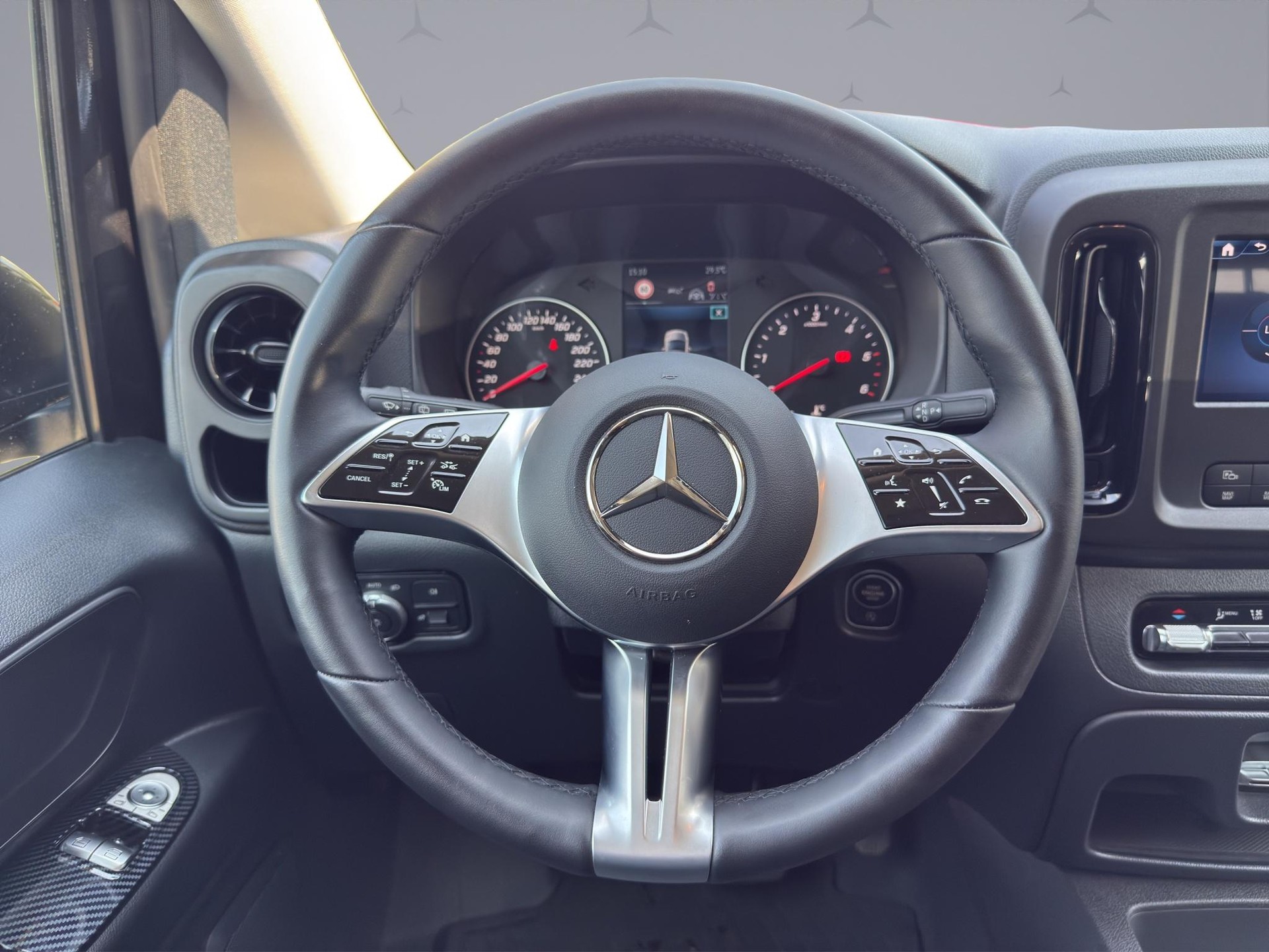 MERCEDES-BENZ Vito 119 Kombi L 2.0 CDI Pro-image-11