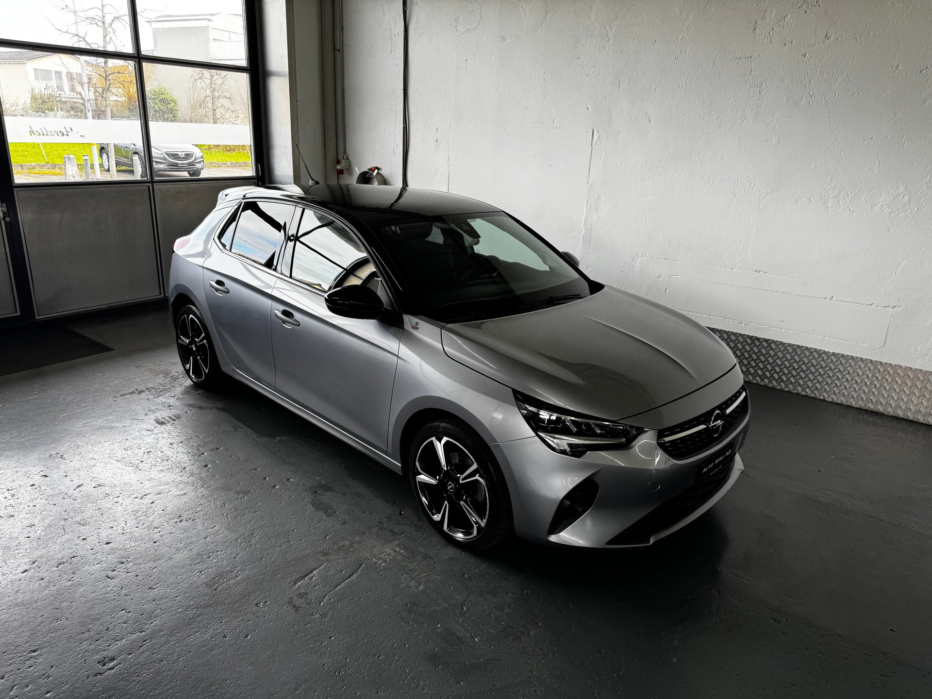OPEL Corsa 1.2 TP Elegance-image-0