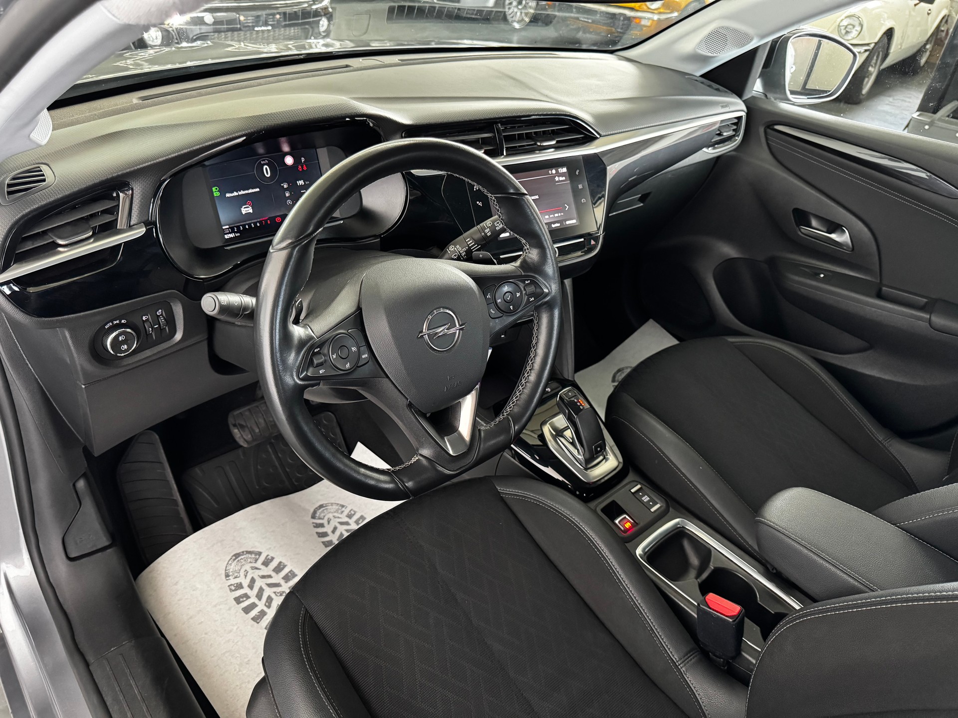OPEL Corsa 1.2 TP Elegance-image-14