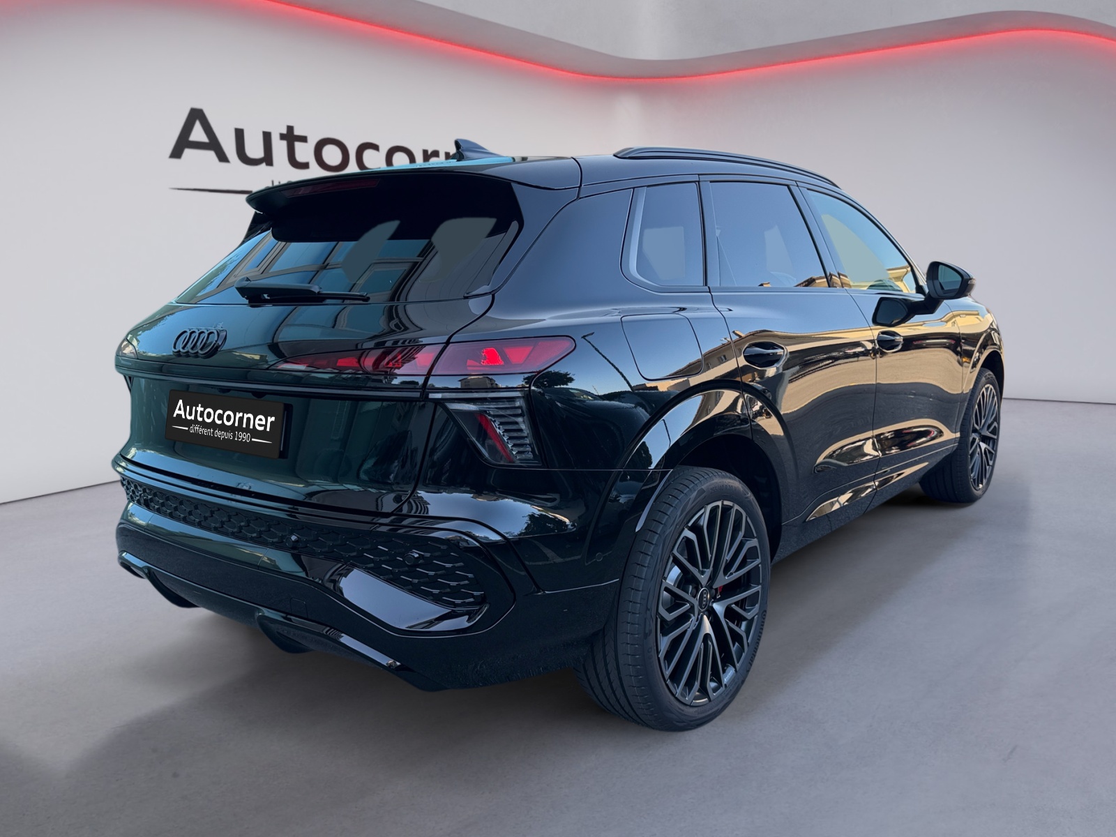 AUDI Q3 SUV e-hybrid 200 kW S tronig-image-4