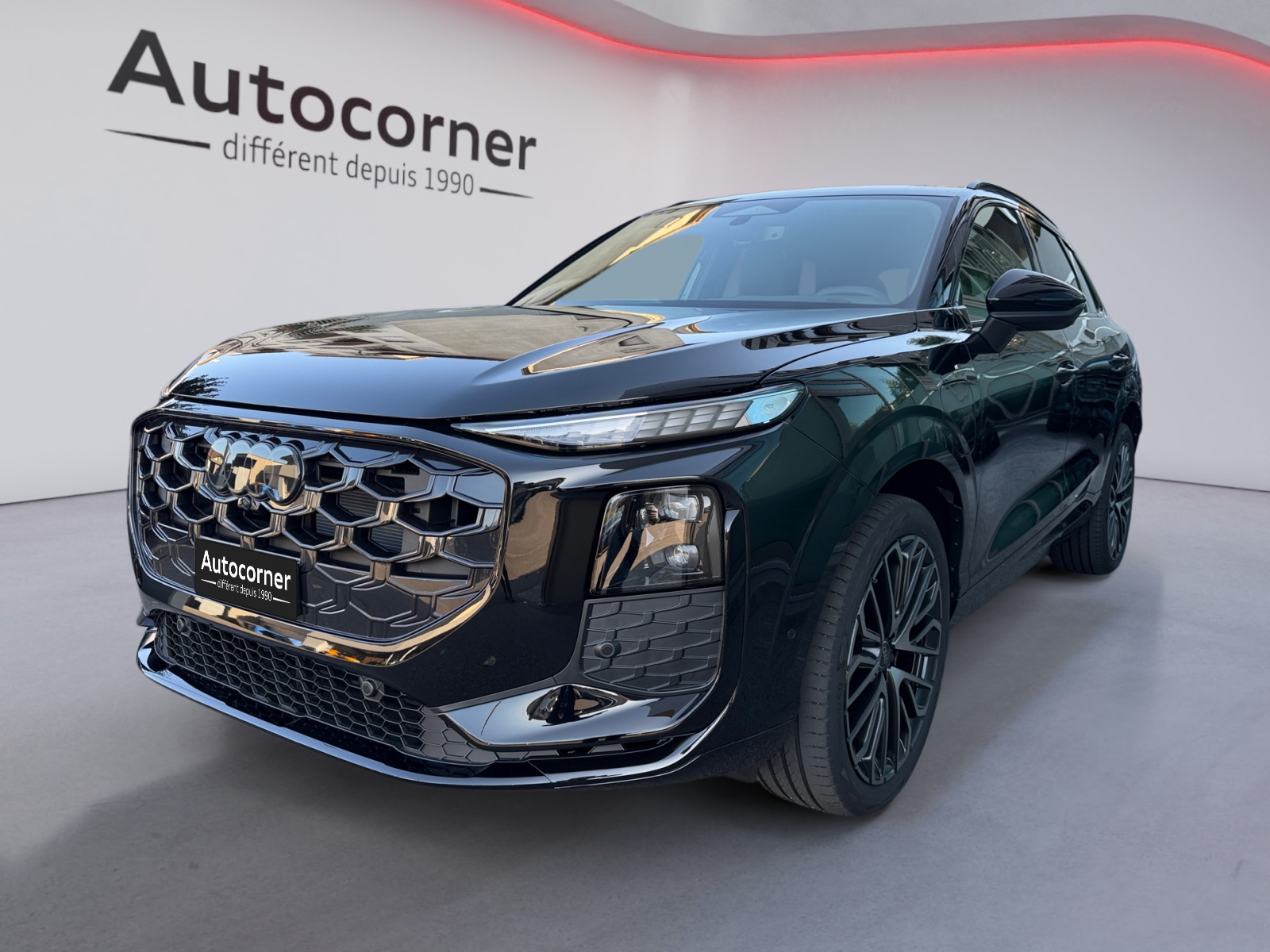 AUDI Q3 SUV e-hybrid 200 kW S tronig-image-1
