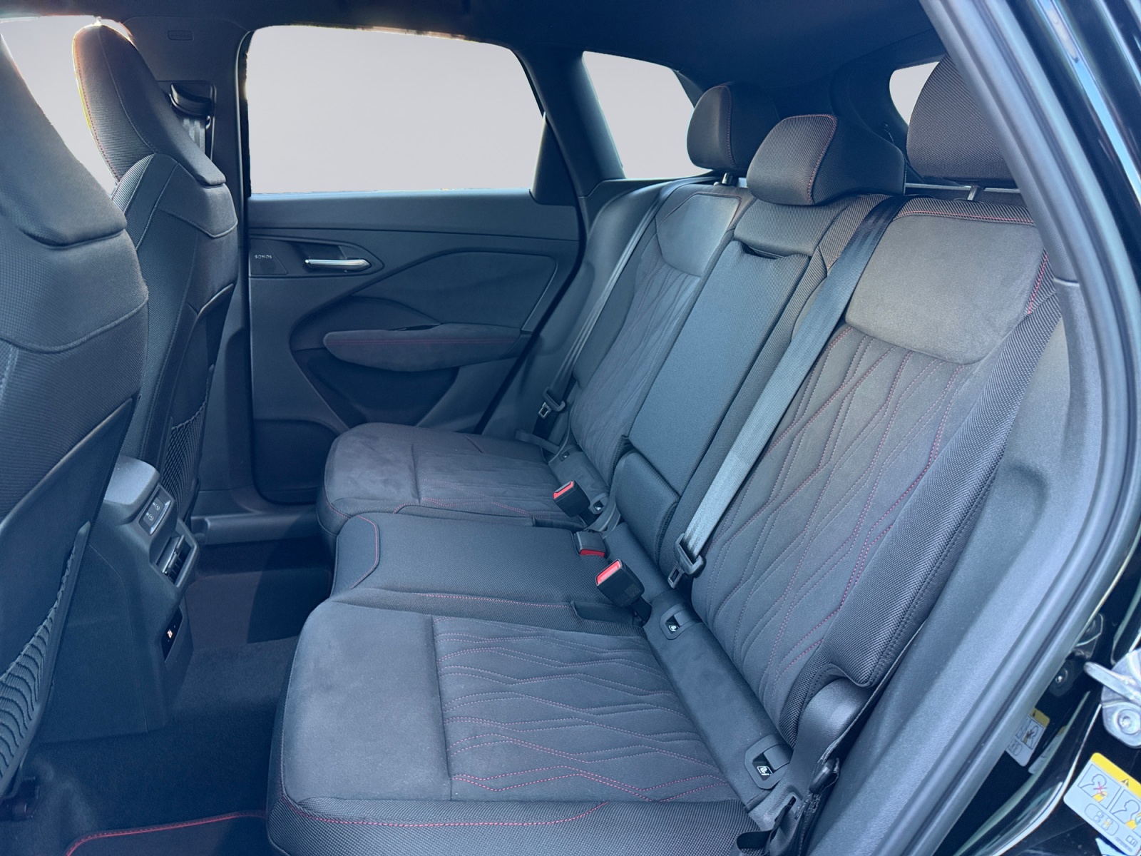 AUDI Q3 SUV e-hybrid 200 kW S tronig-image-9