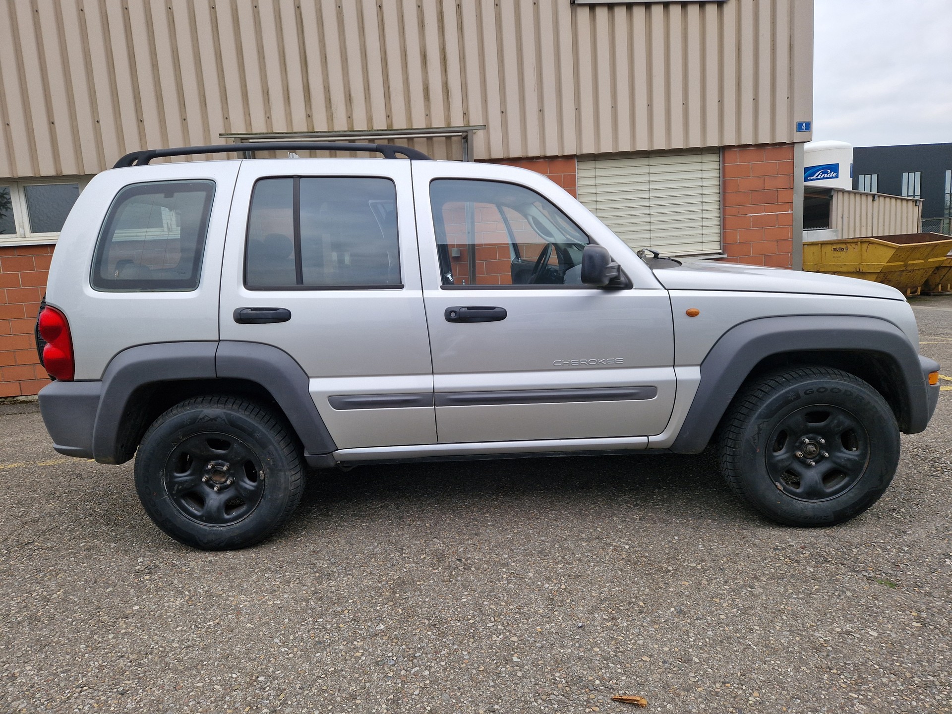 JEEP Cherokee 2.4 Sport-image-8