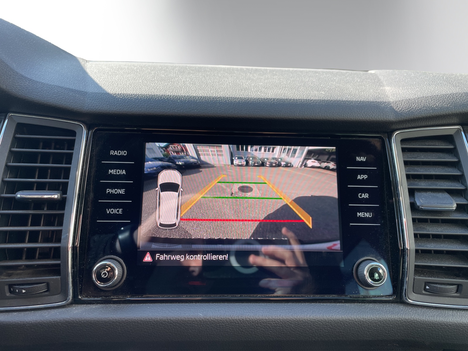 SKODA Kodiaq 2.0 TDI Drive DSG 4x4-image-16
