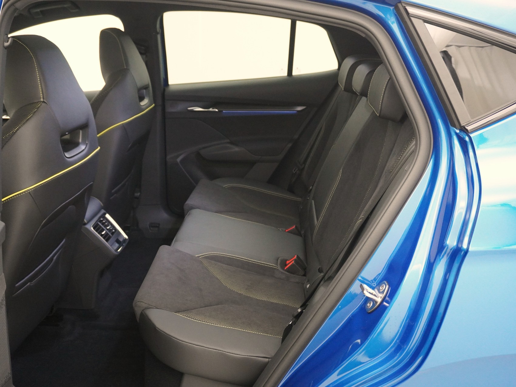 SKODA Enyaq iV Coupé RS 80 4x4 Lounge-image-12