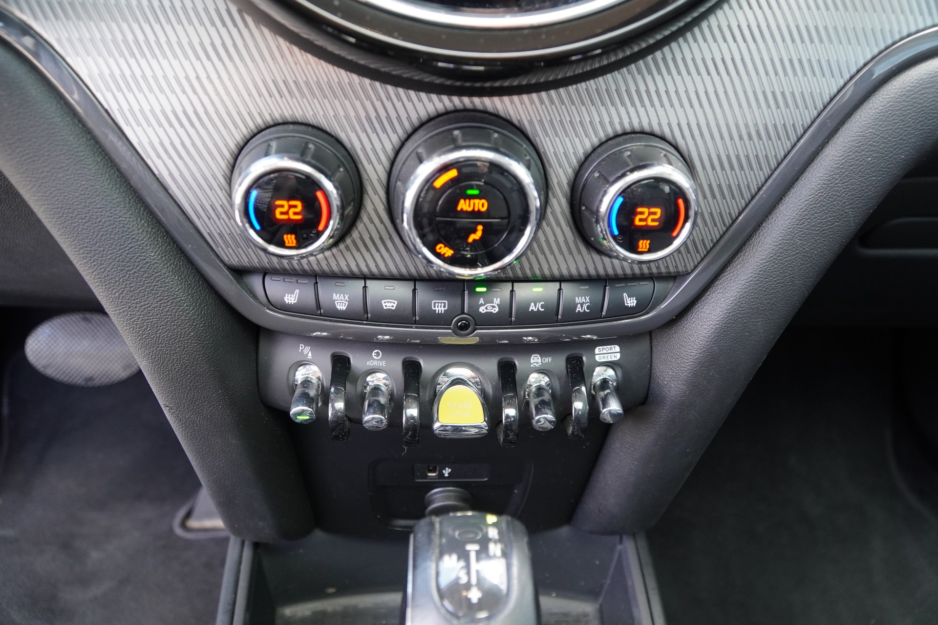MINI Countryman Cooper SE ALL4 PHEV Steptronic-image-21