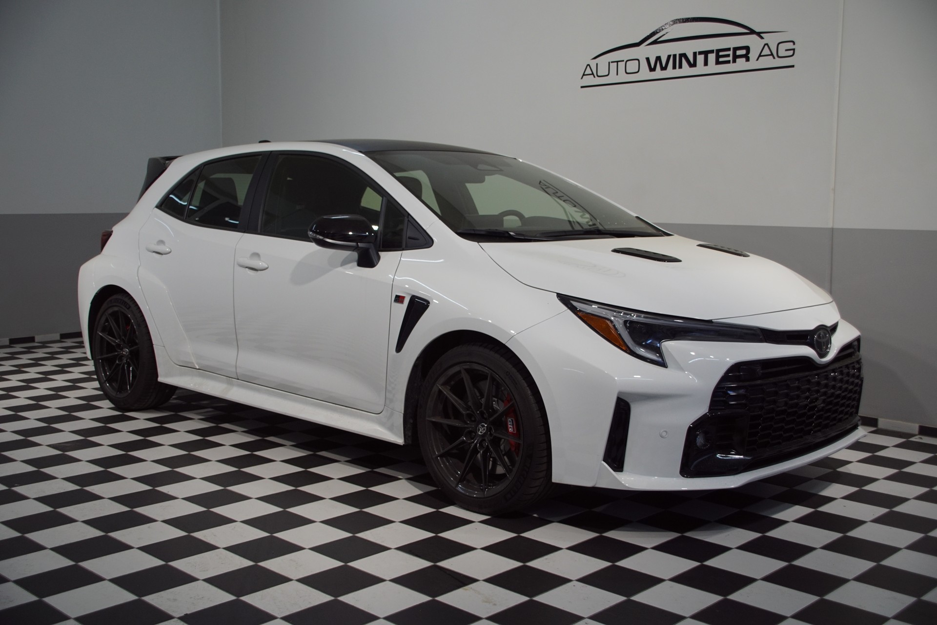 TOYOTA GR Corolla Circuit Edition-showroom-element-2