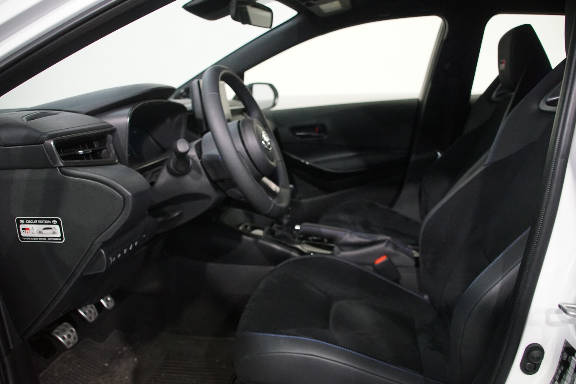 TOYOTA GR Corolla Circuit Edition-image-11