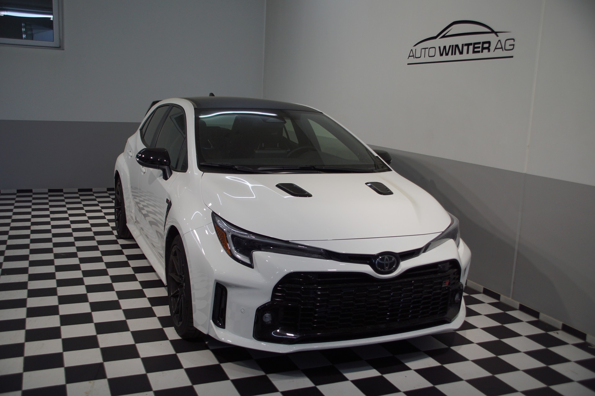 TOYOTA GR Corolla Circuit Edition-showroom-element-3