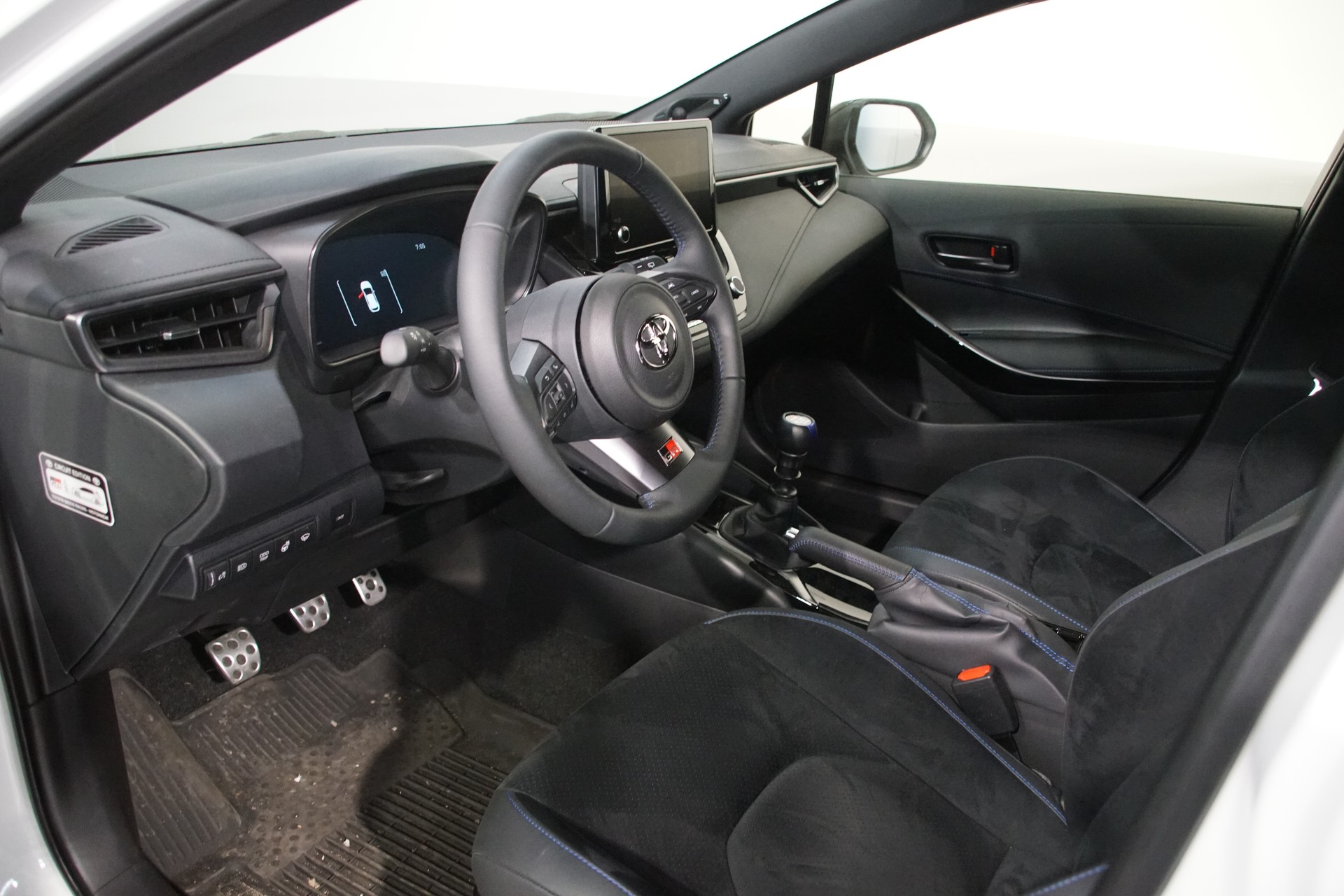 TOYOTA GR Corolla Circuit Edition-image-10